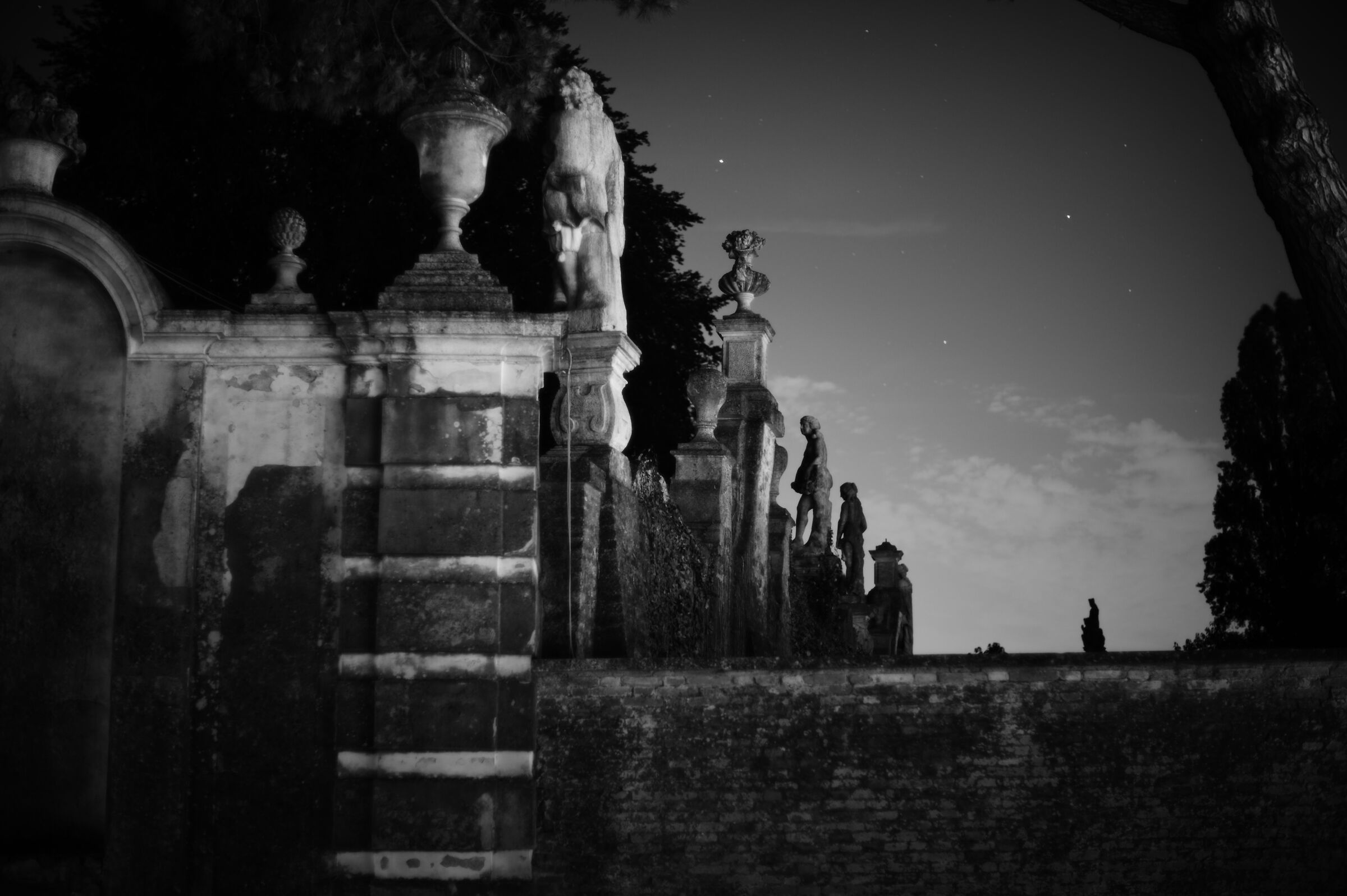 Antica villa di notte