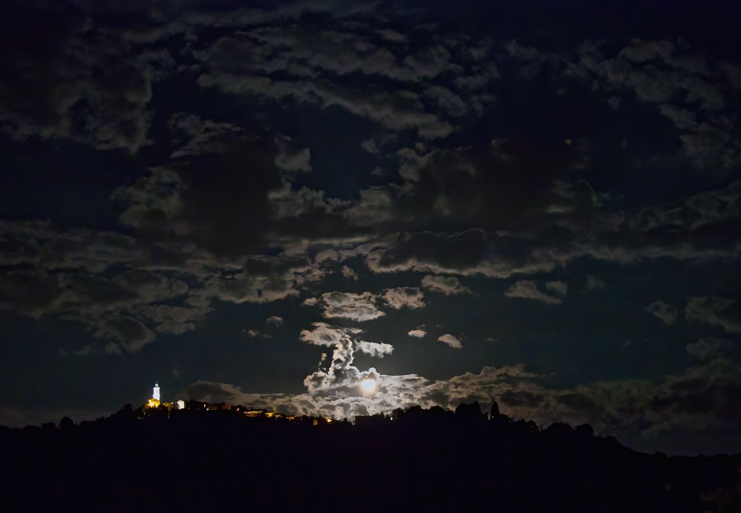 Spunta la luna dal monte