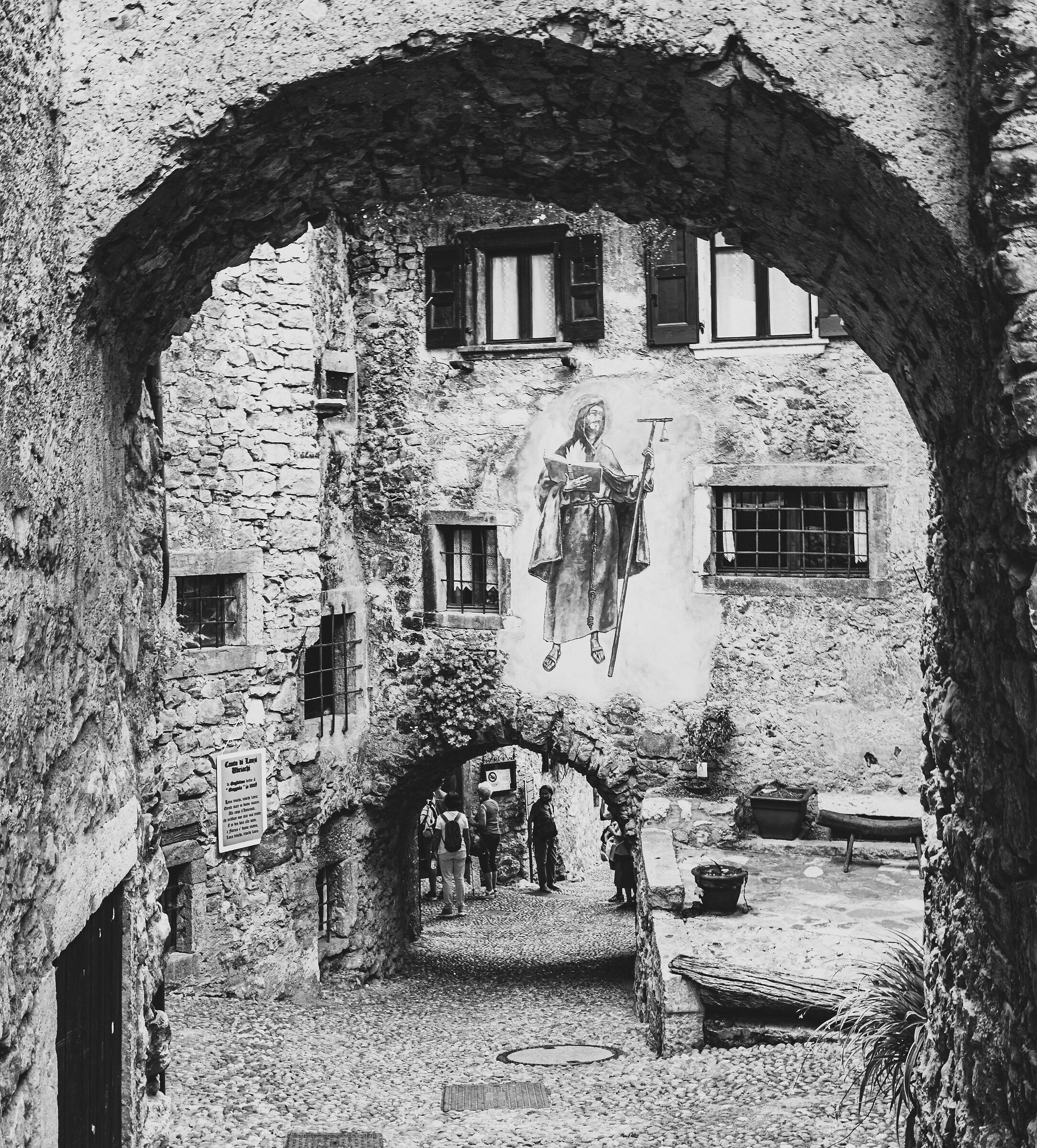 Tenno - Medieval village