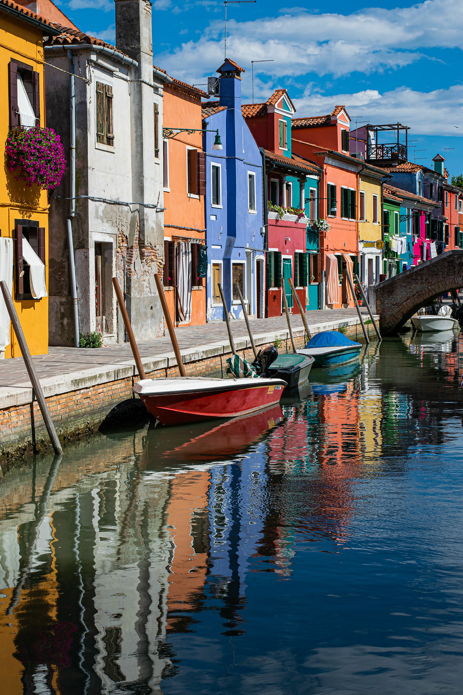 tra le calle di Burano