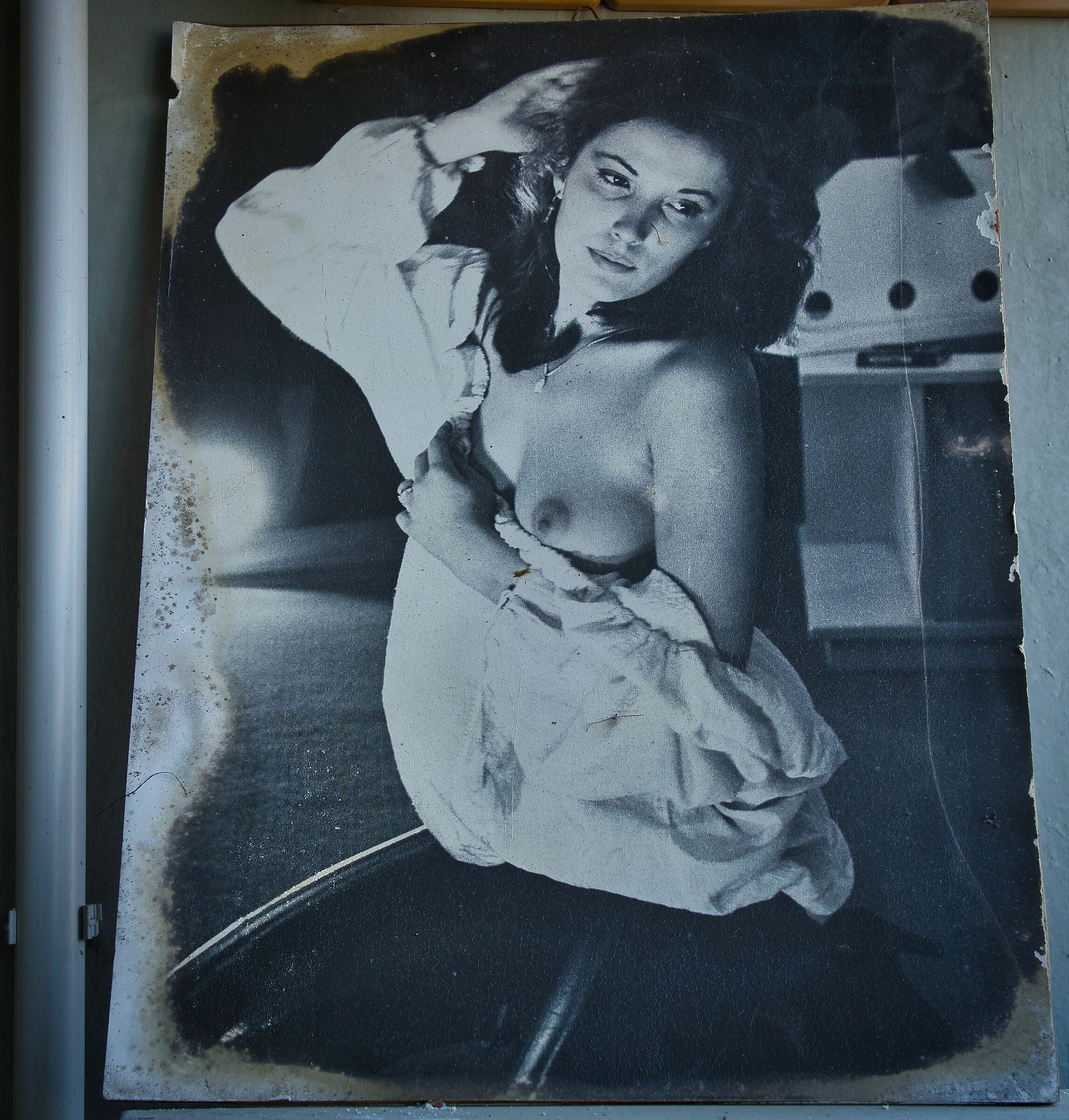 Ritratto di donna abbandonato