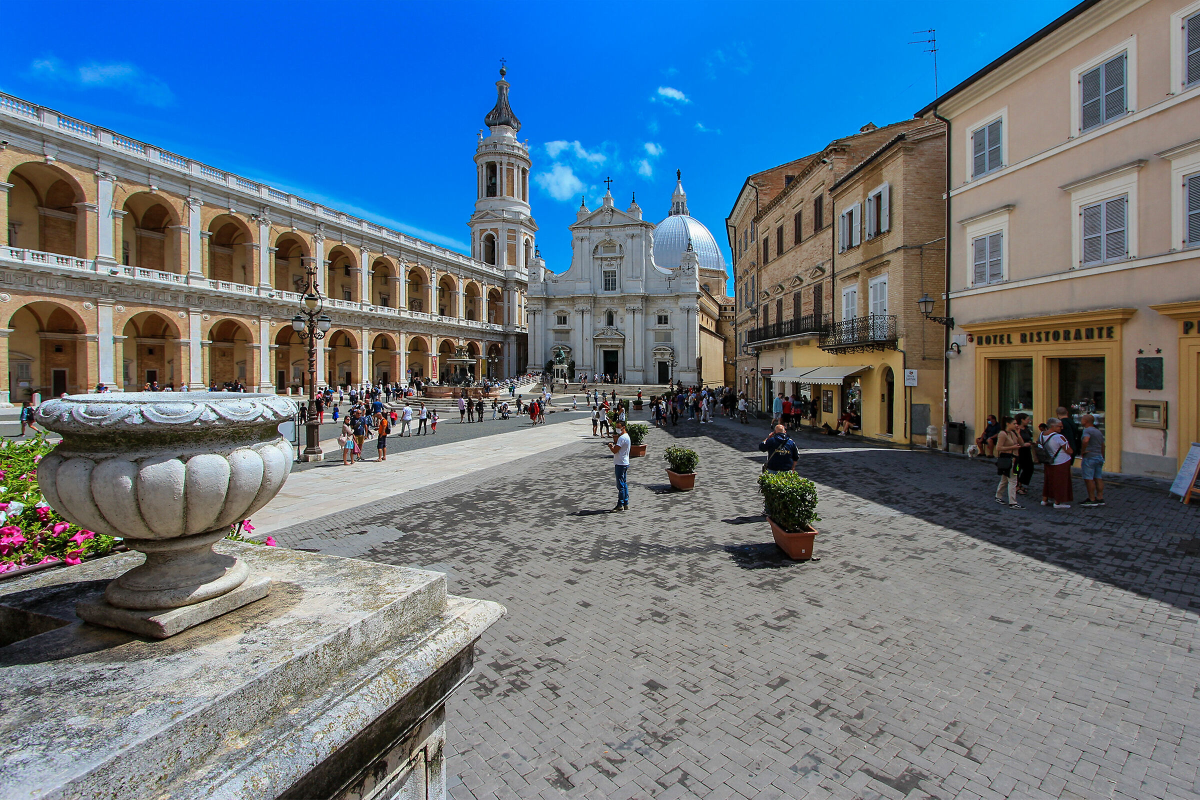 Loreto Piazza Della Madonna