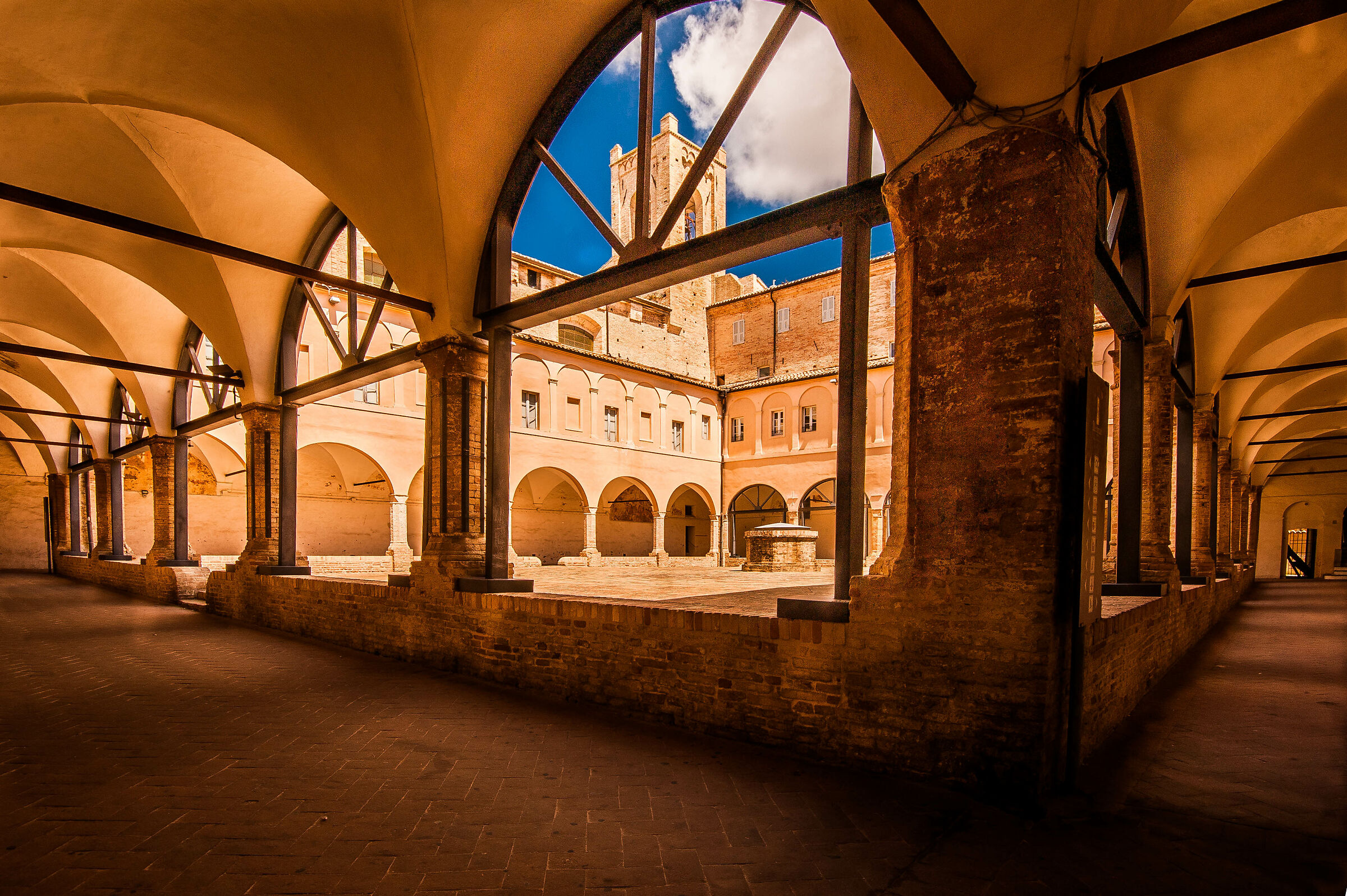 Recanati / Tower of the "lonely sparrow"