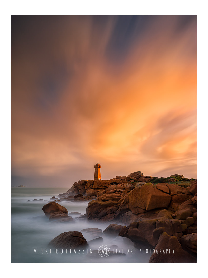 Faro di Men Ruz all'alba