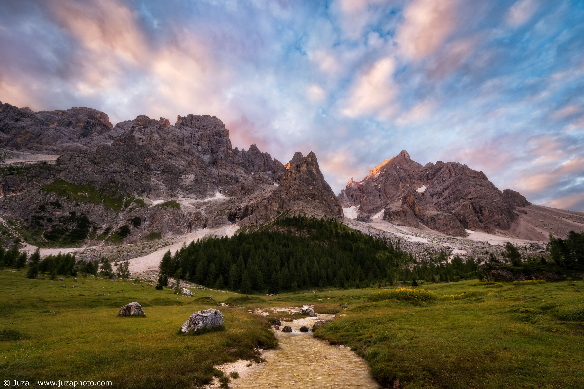 L'alba in Val Venegia