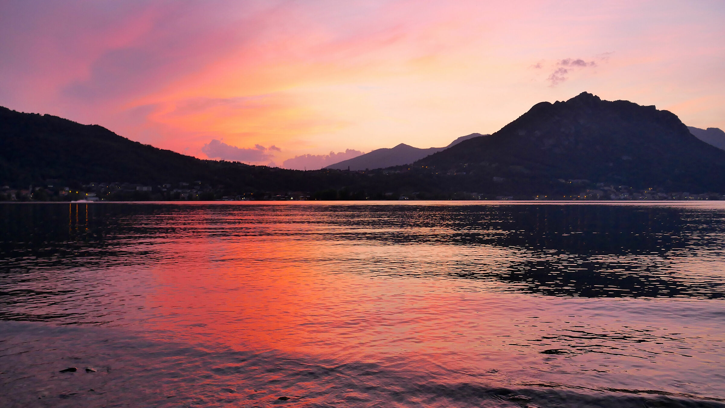 Tramonto sul lago di Garlate il giorno di Ferragosto /2