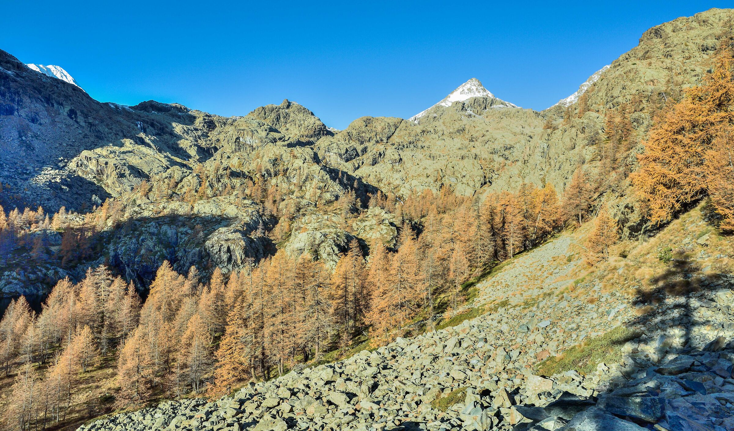 salendo verso il Grand Lac