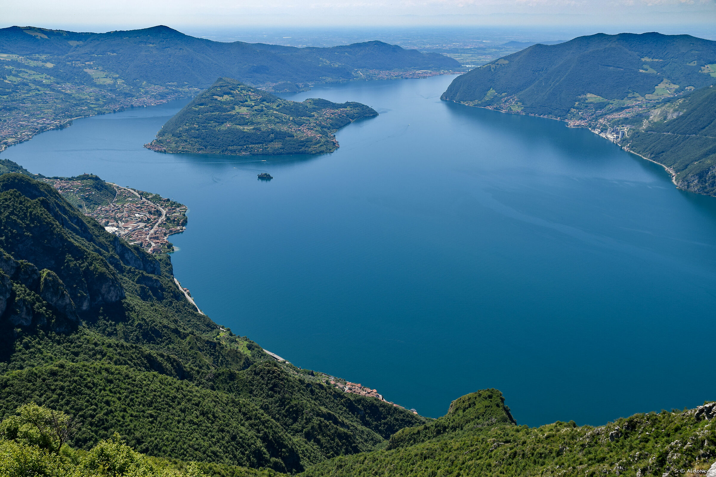 Lago d'Iseo dalla Corna trenta Passi
