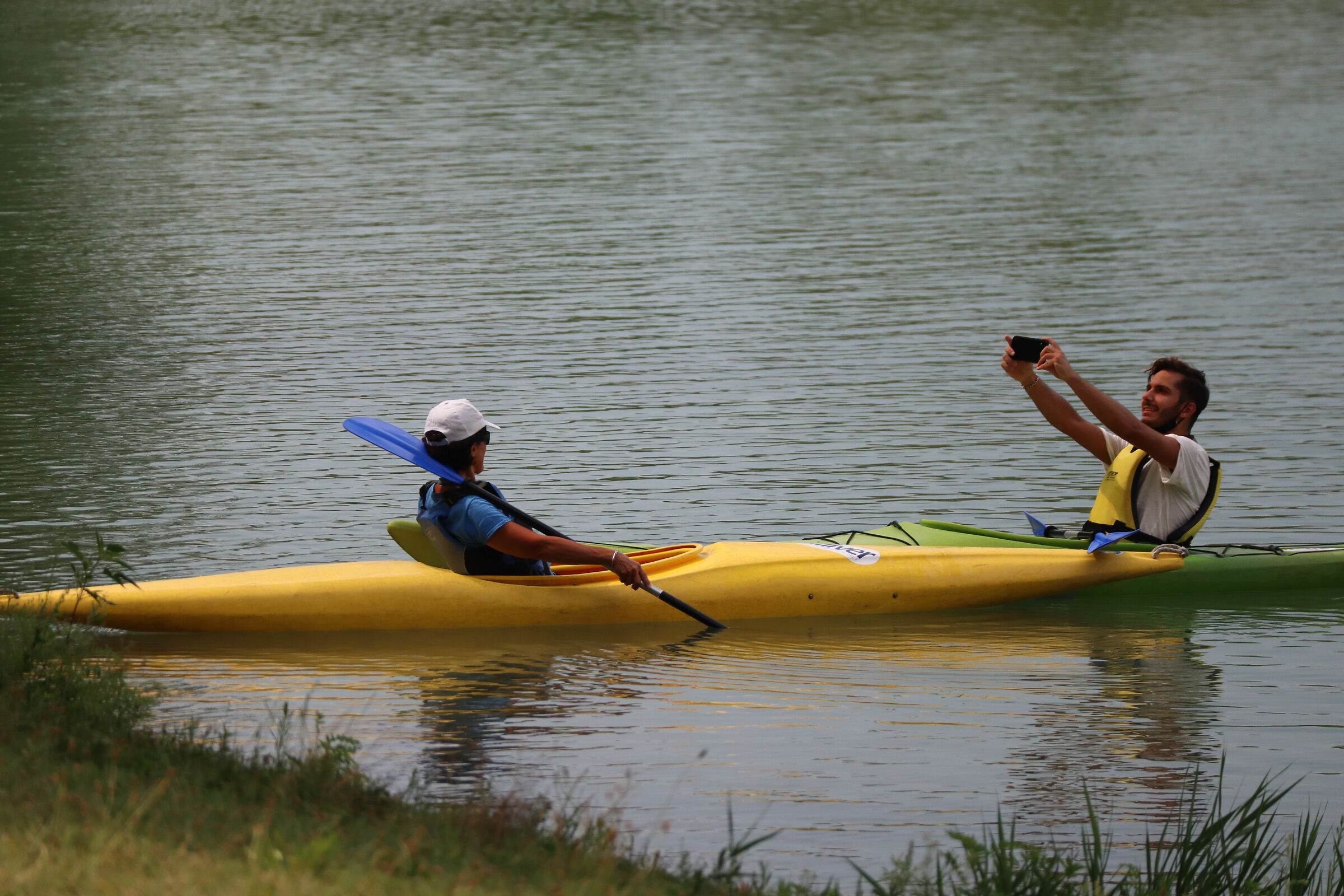 Un bel selfie al lago