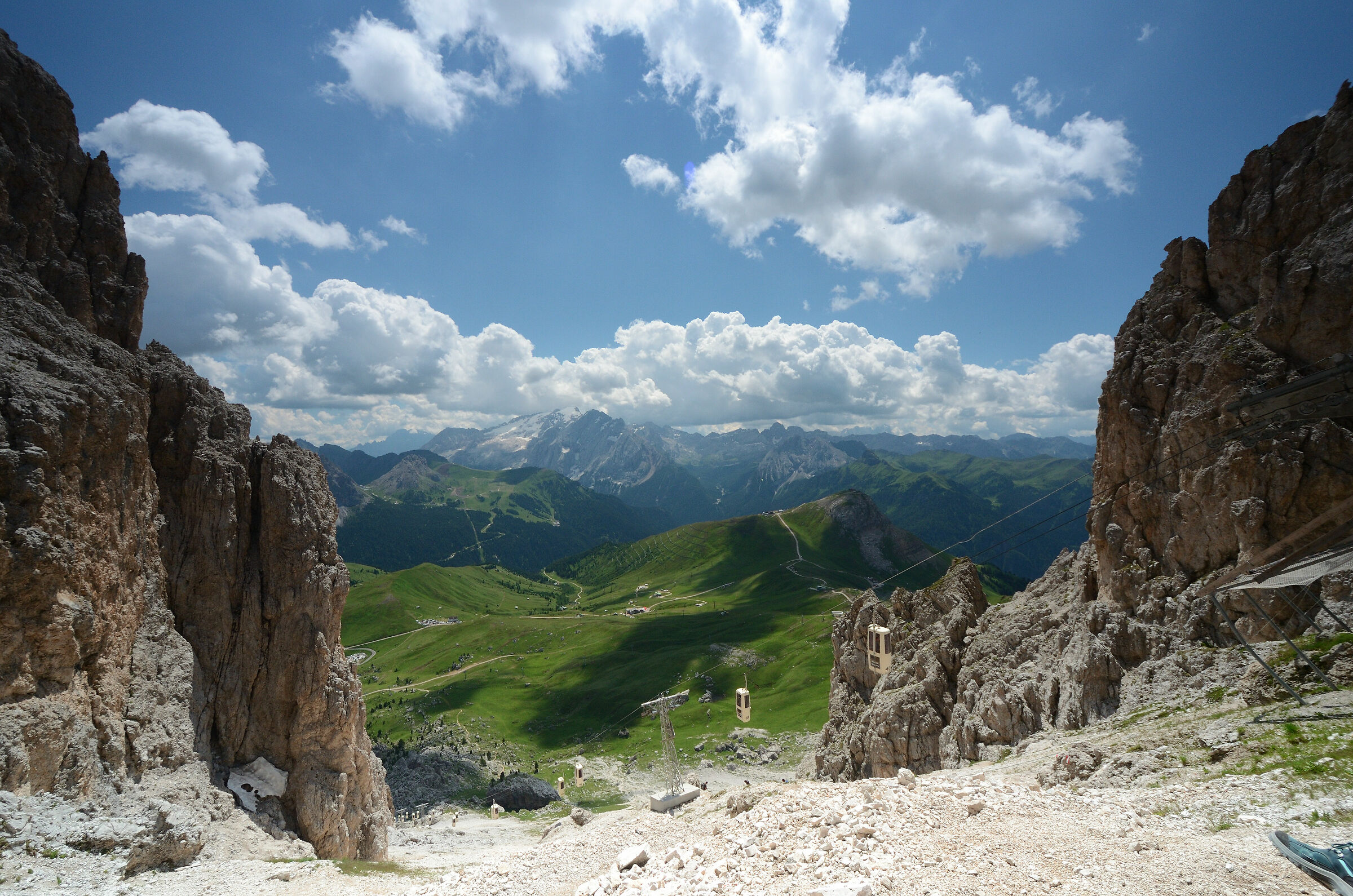 Vista dalla forcella Sassolungo (2650mt.)