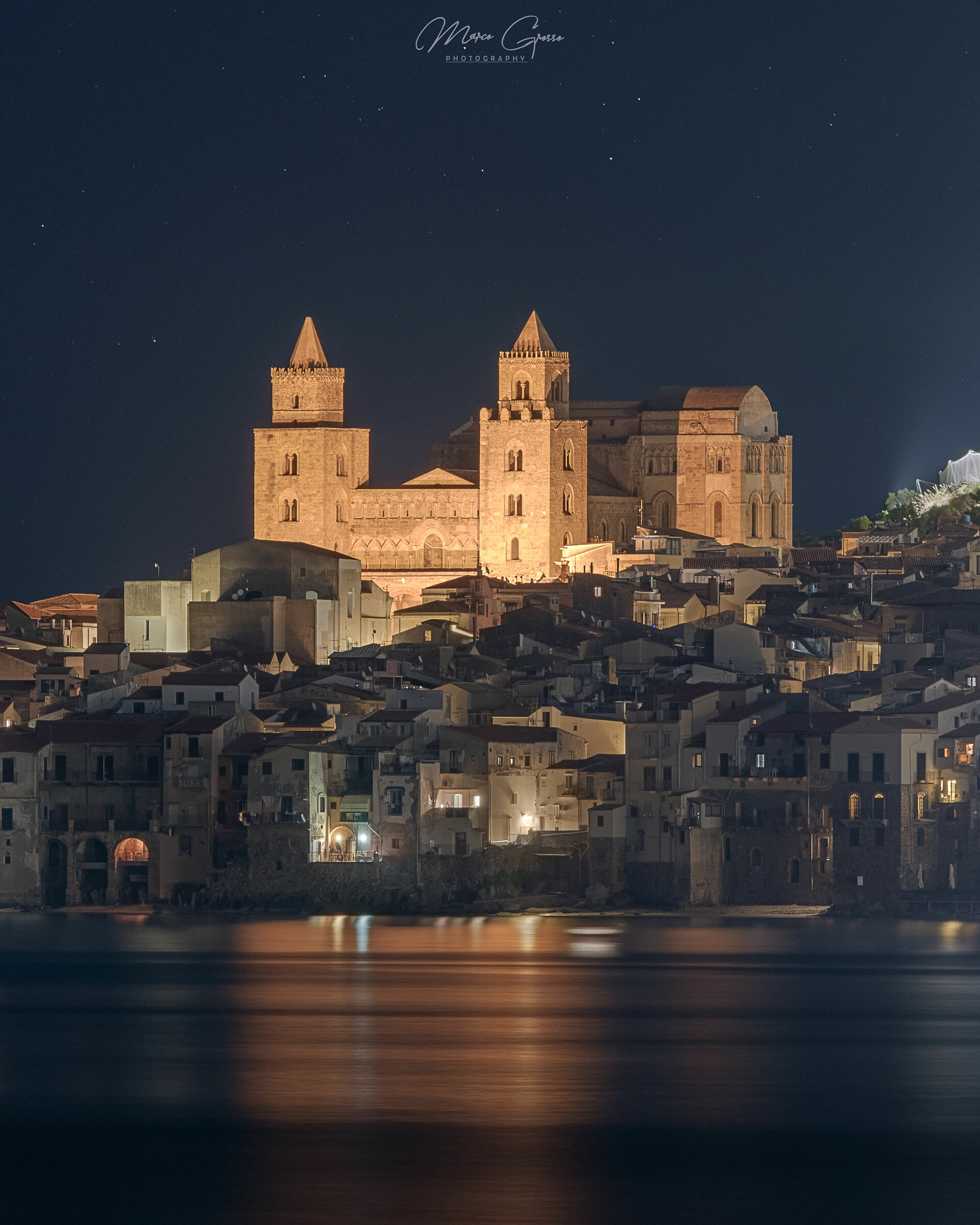 Vista di Cefalù Notturna