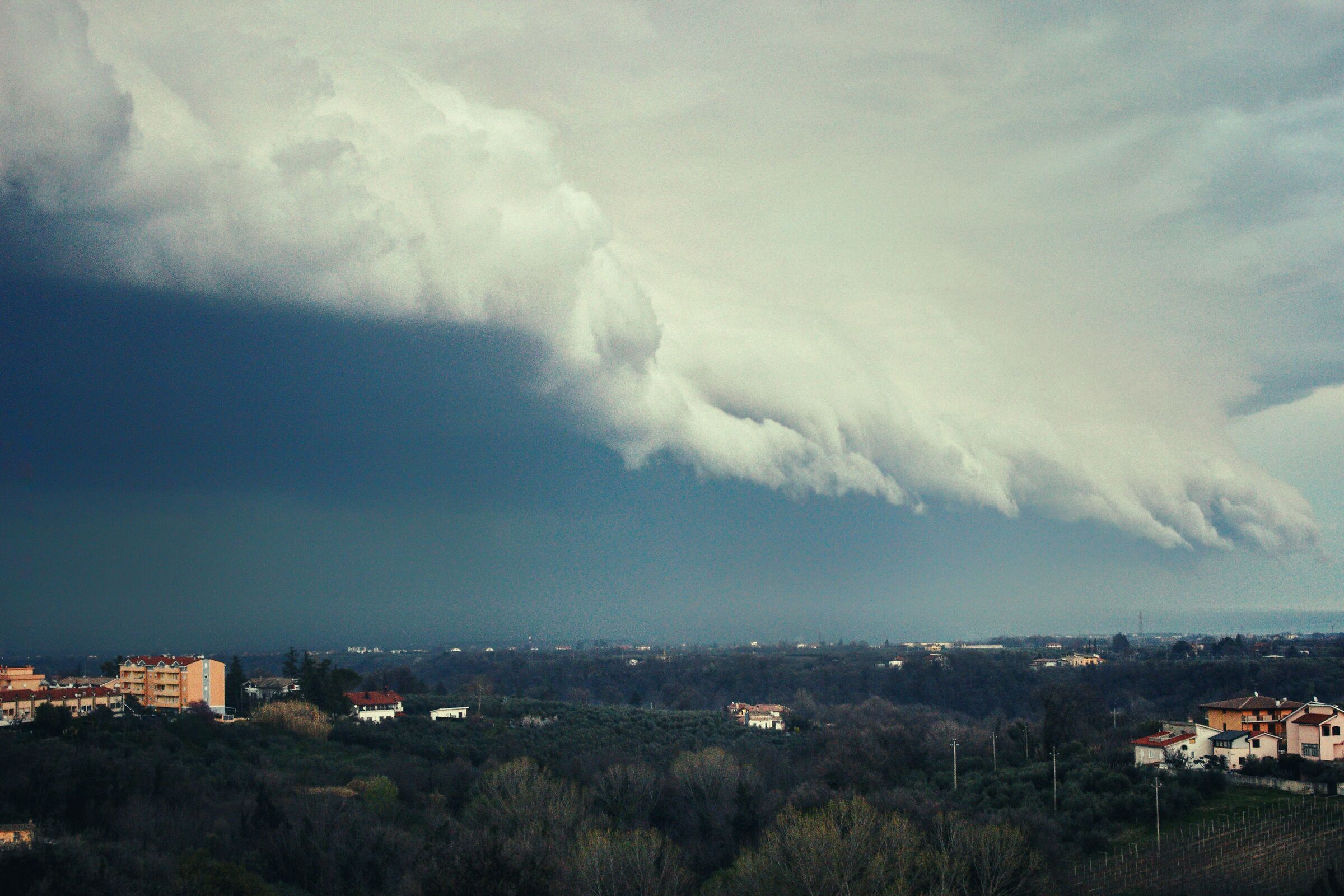Shelf cloud