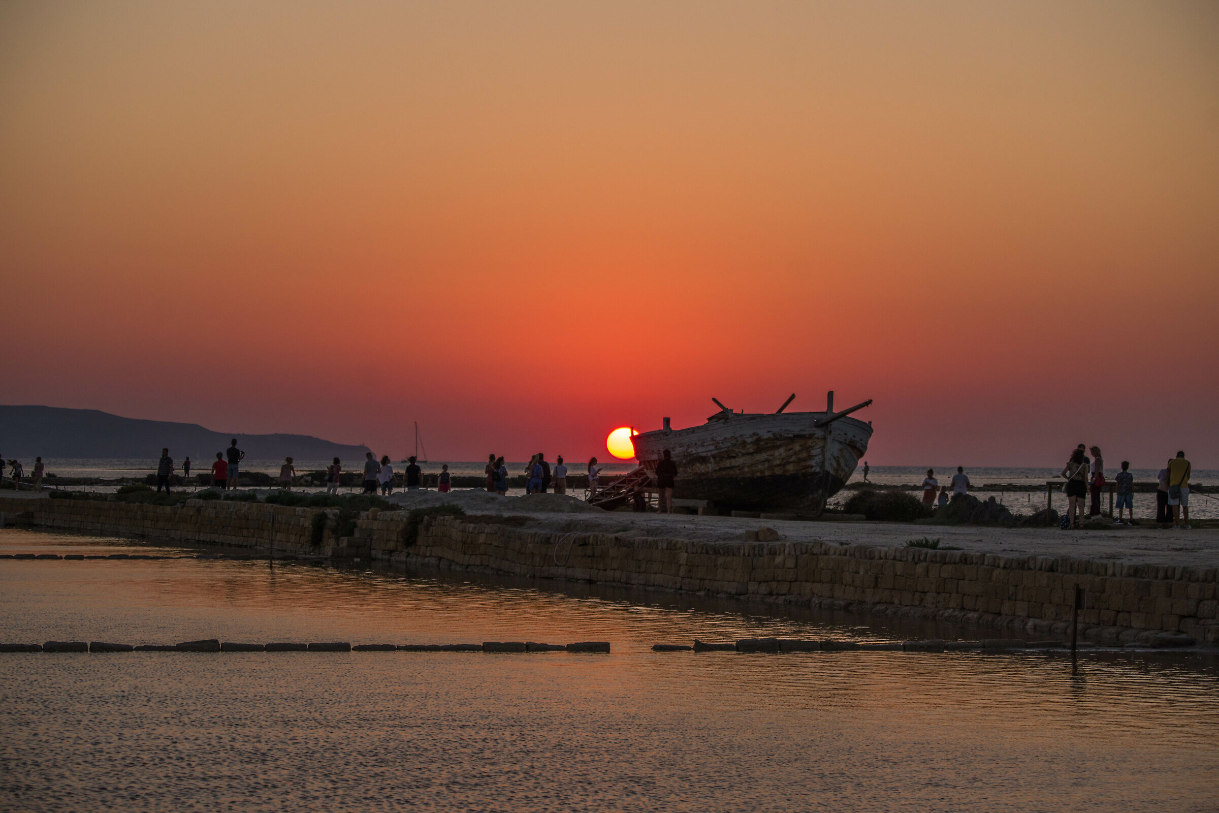 Tramonto sulla salina di Nubia