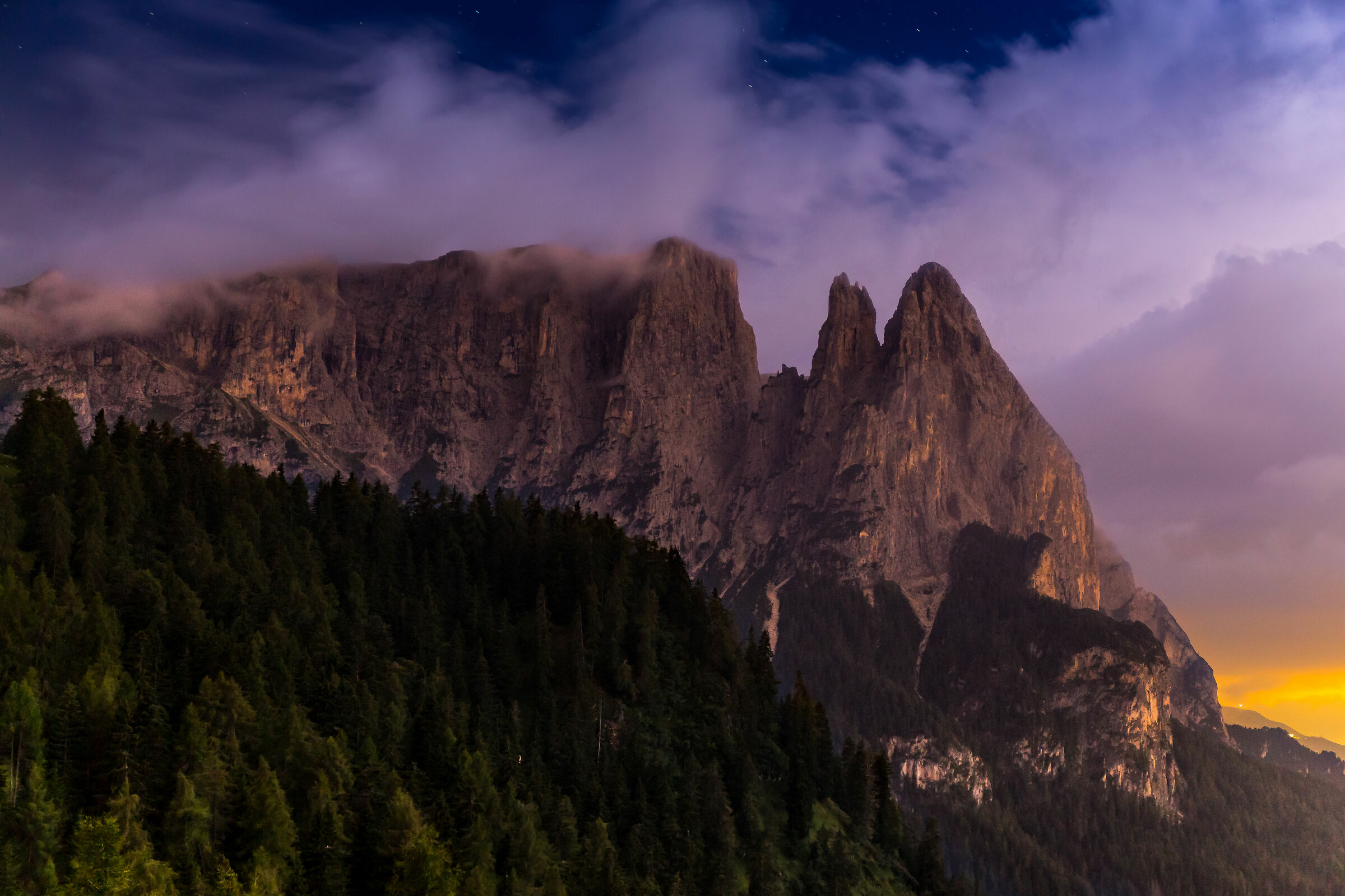 Il temporale accende lo Sciliar