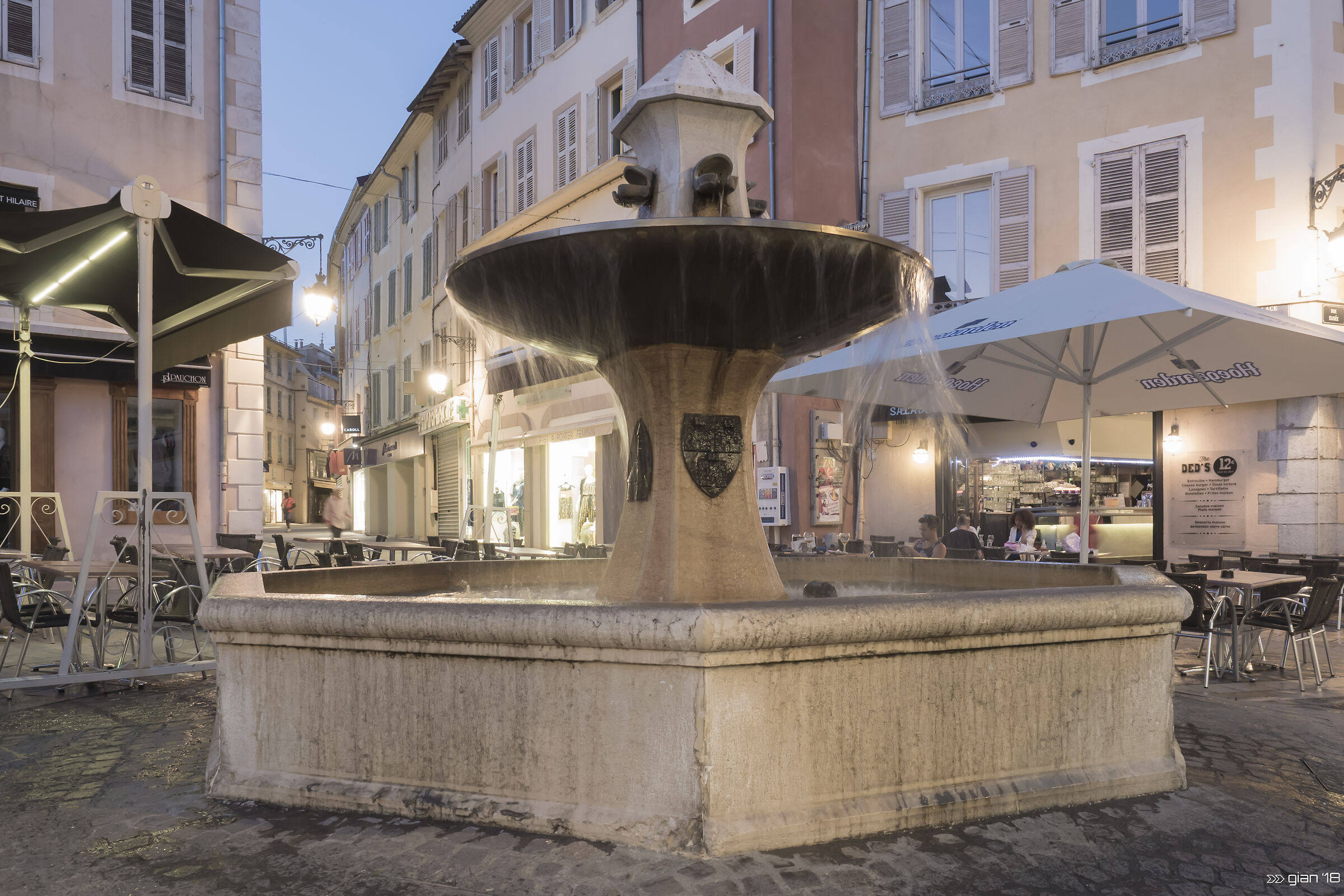 Fountain French in the middle of nowhere