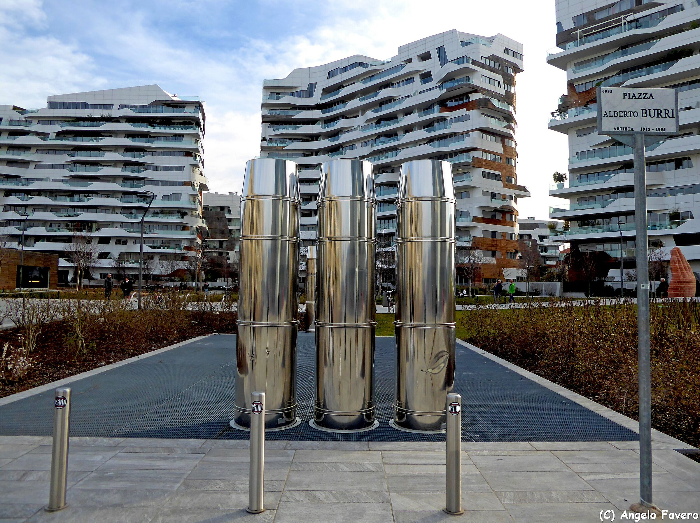 "i cannoni" di Burri