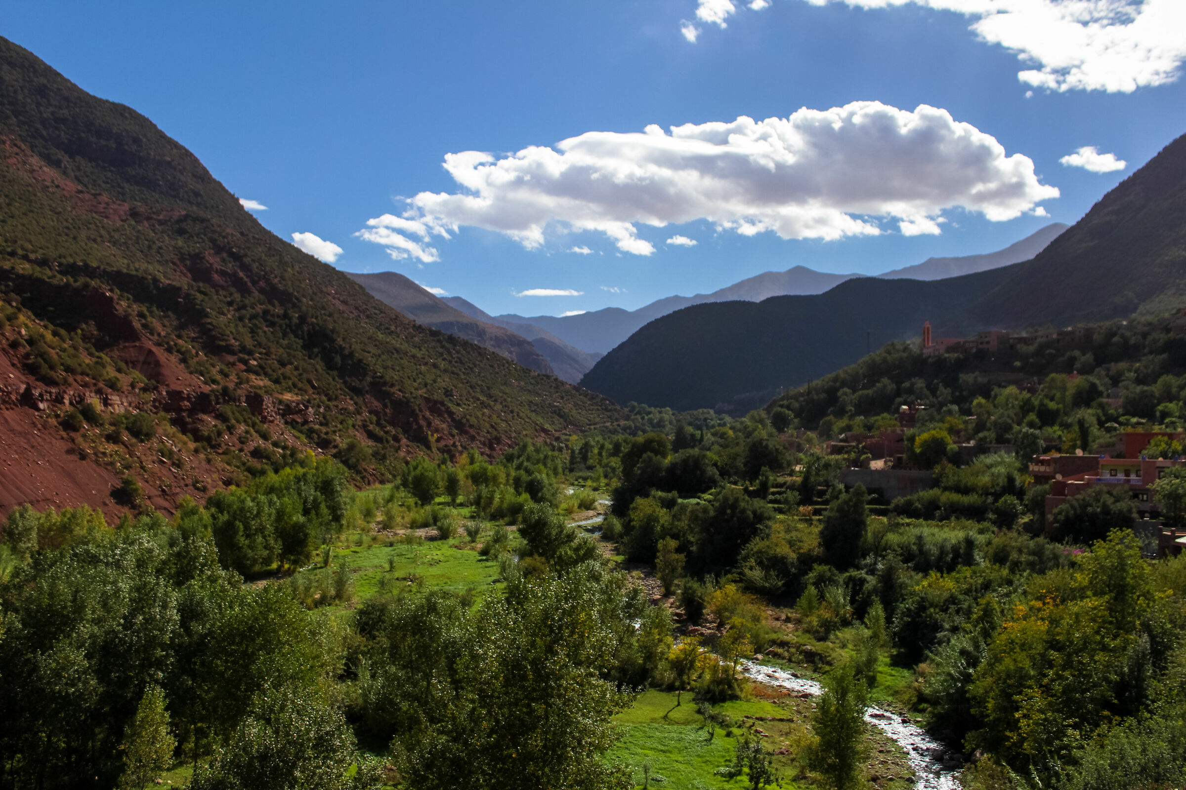 Wandering around the Atlas Chain