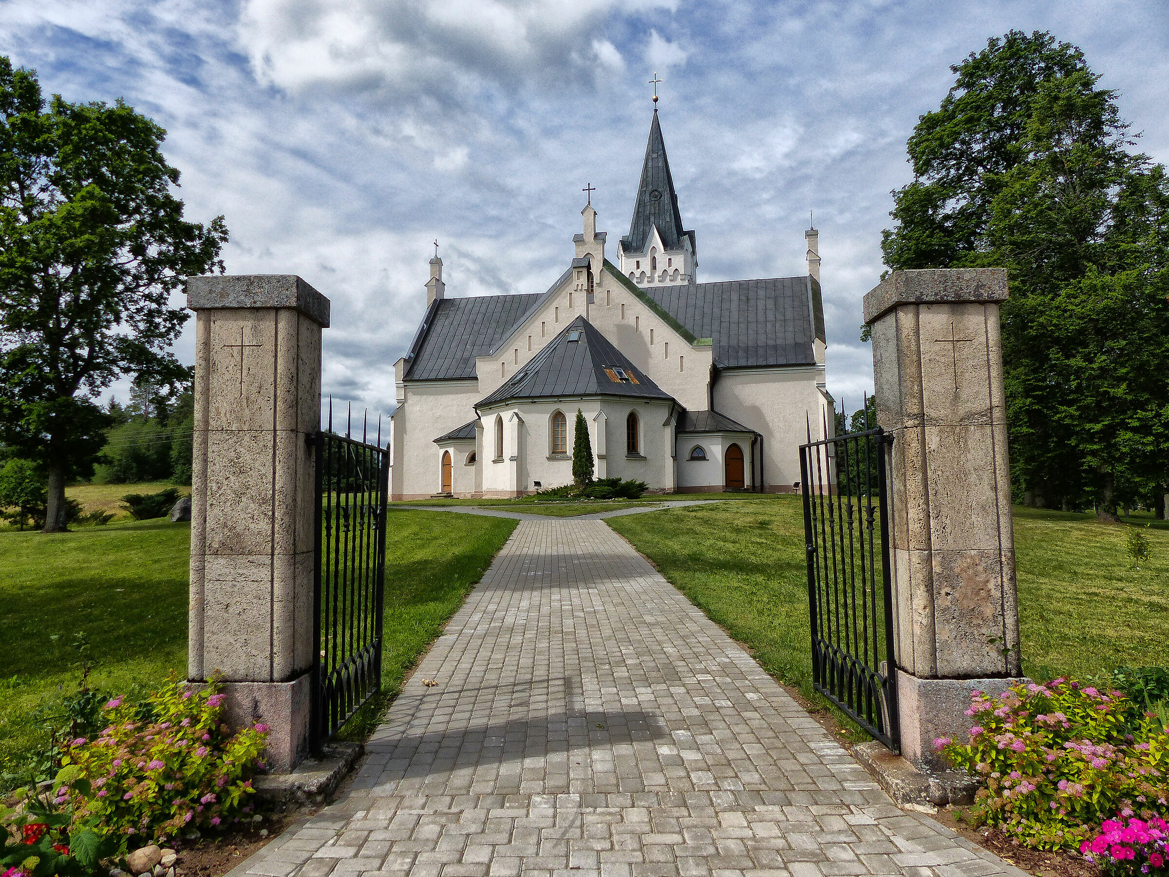 strada per la chiesa