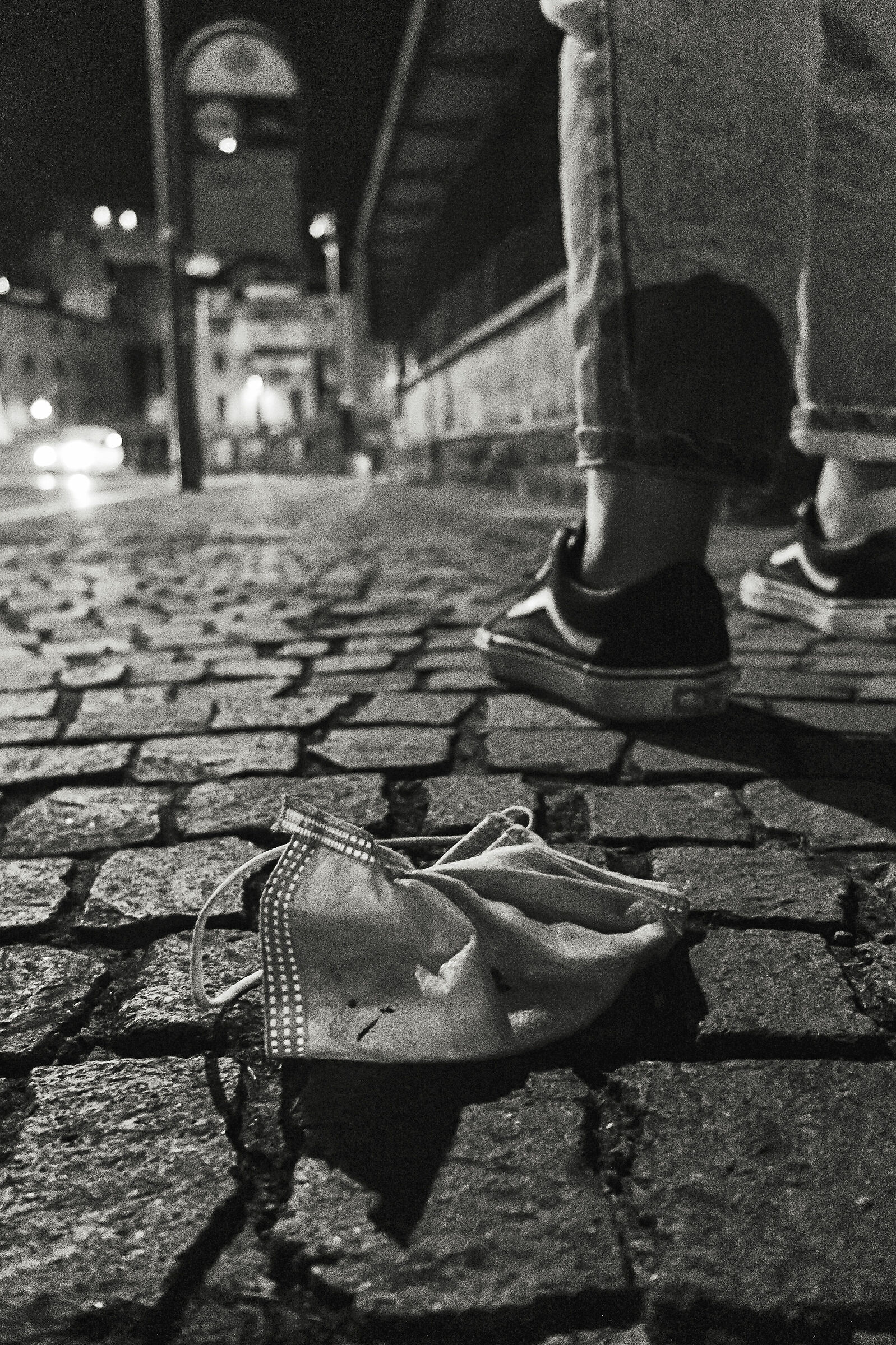 Mascherine abbandonate in quarantena, Valmontone 2020