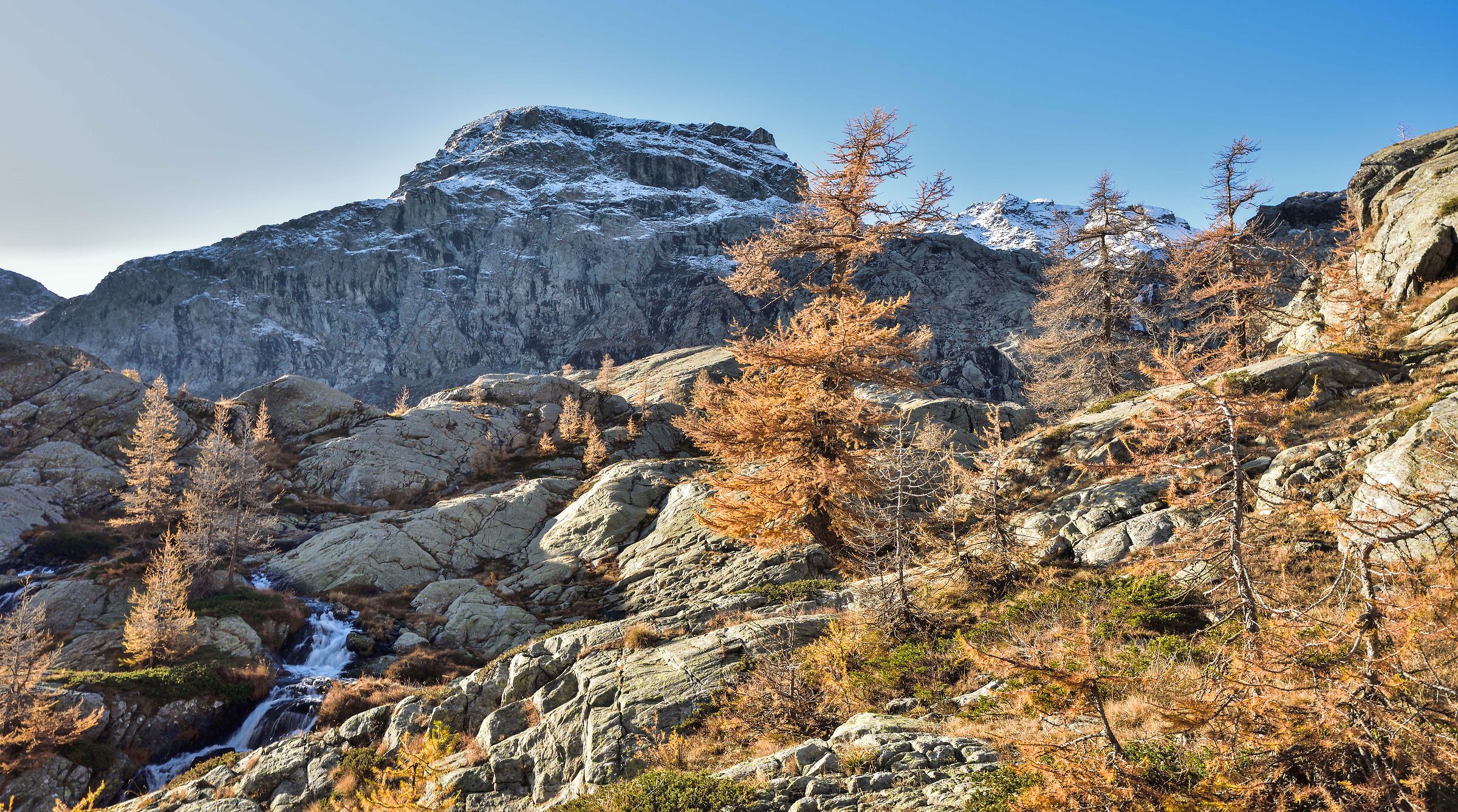 salendo verso il Grand Lac