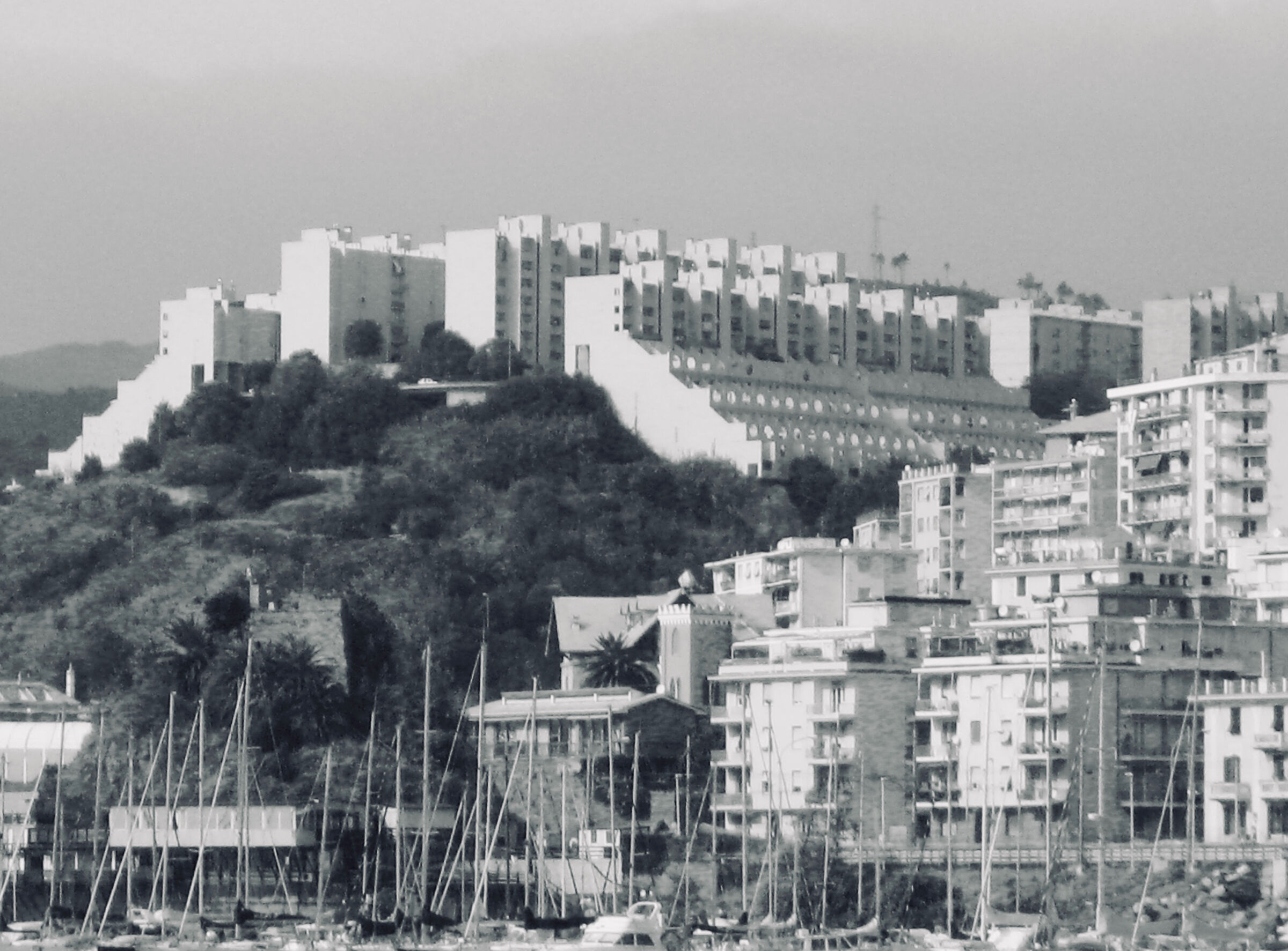 Gennova, washing machines, public emergency homes