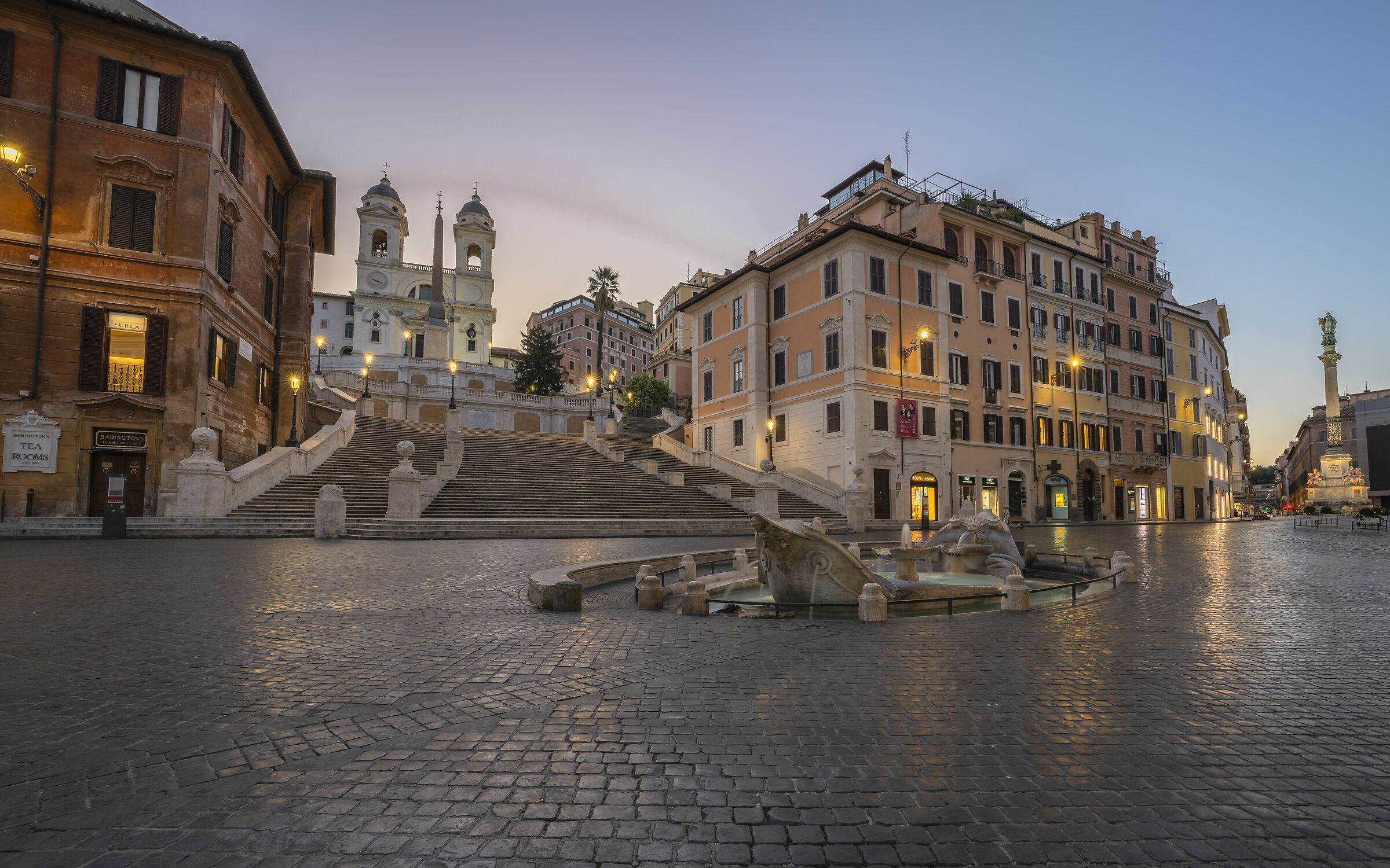 Trinità dei Monti all'alba