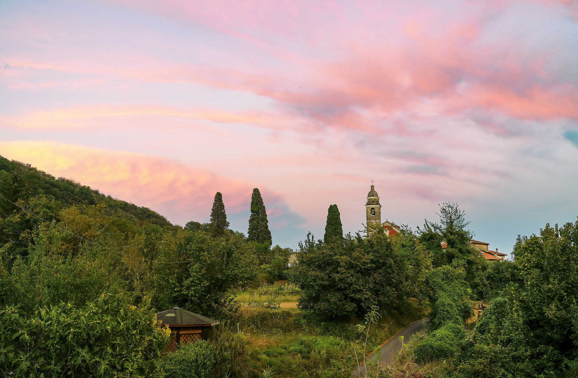Tramonto rosso a Villa di Tresana