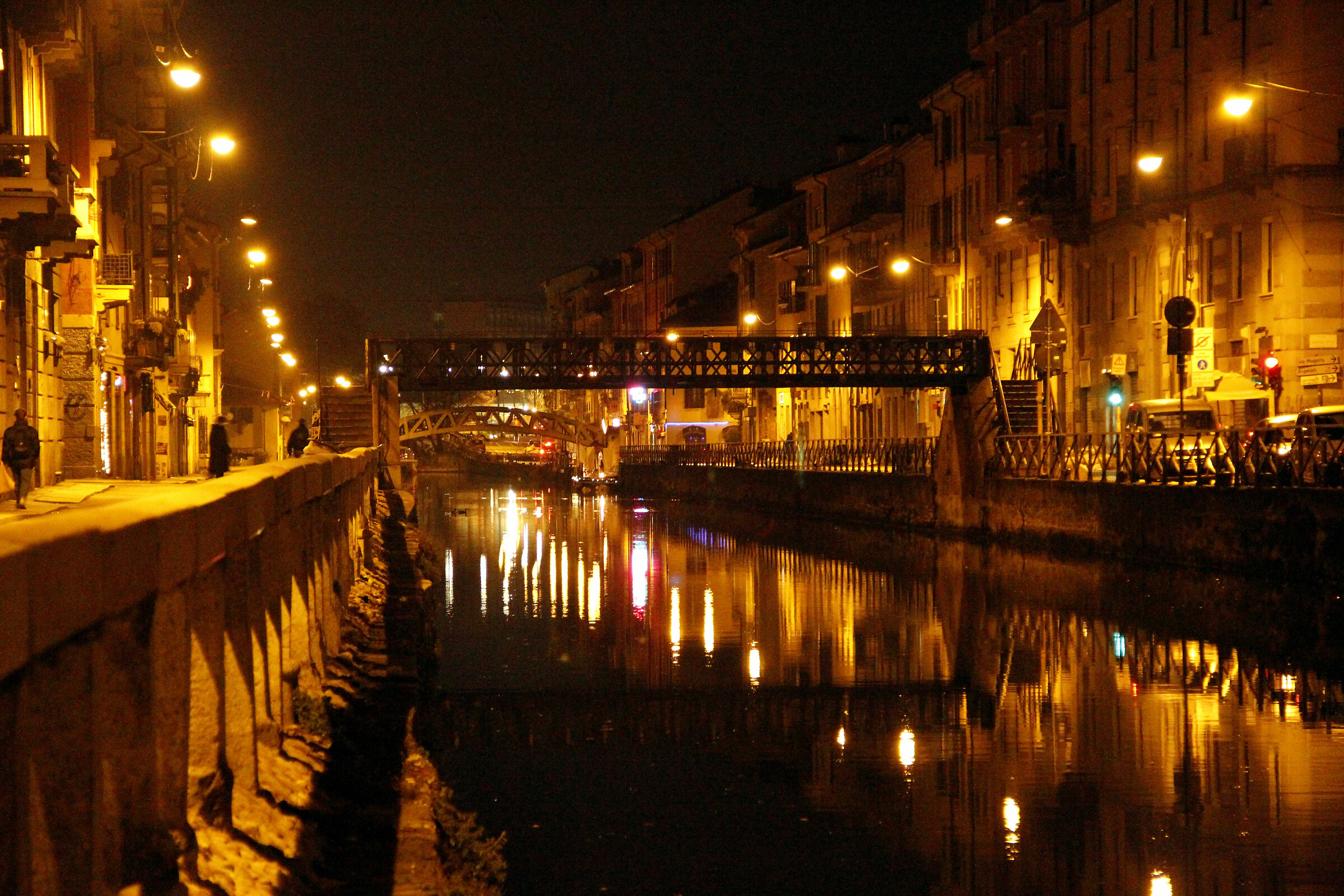 naviglio grande di notte - milano
