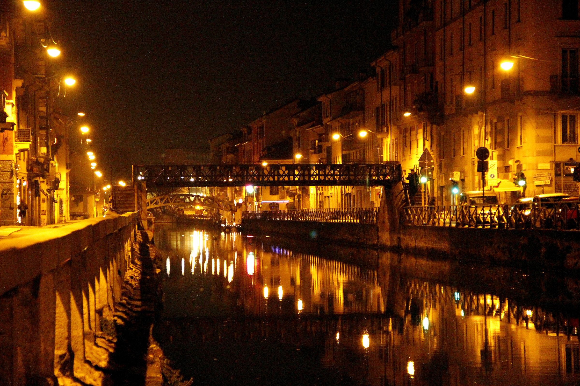 naviglio grande di notte - milano