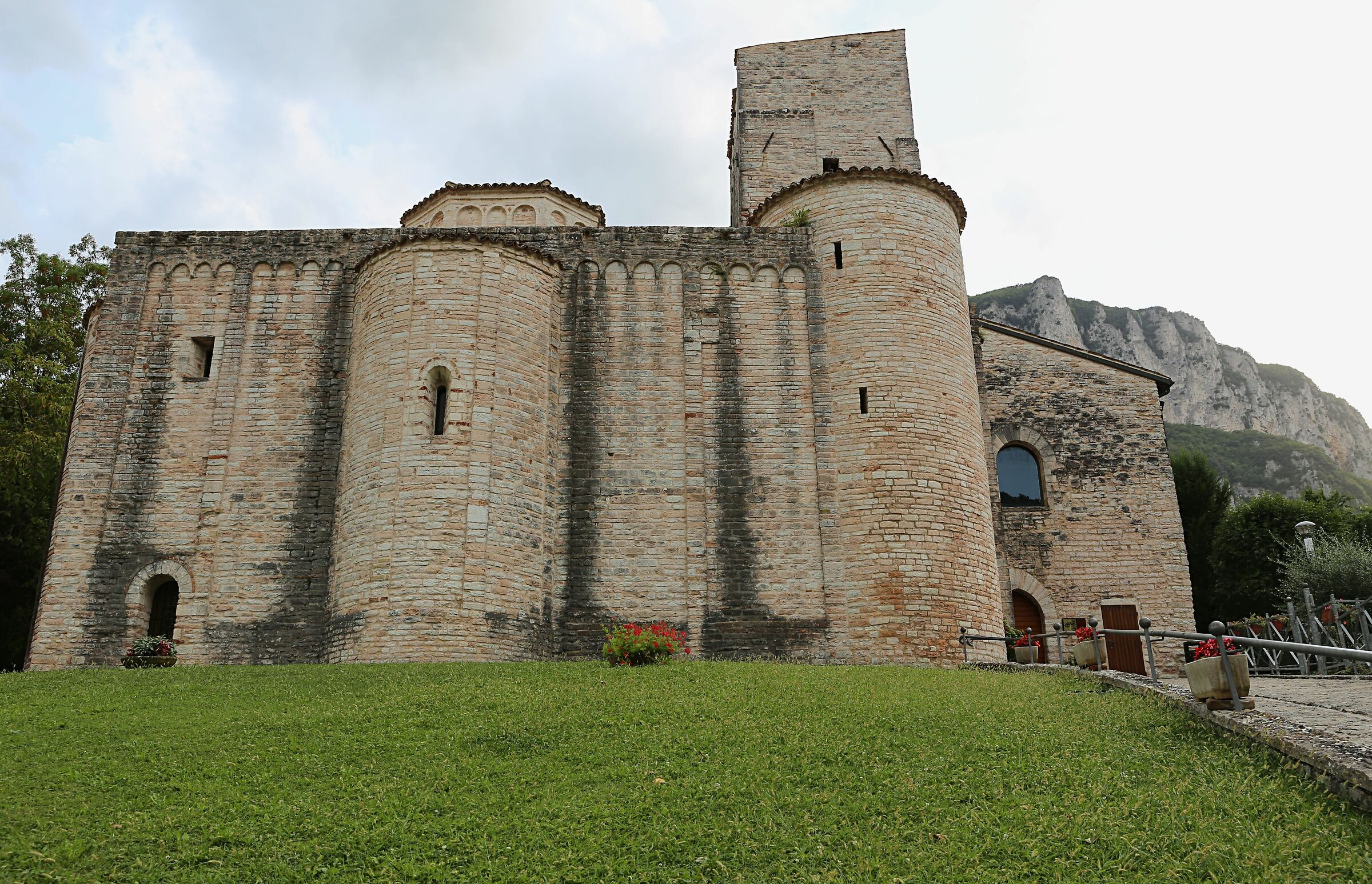 San Vittore di Genga (An)