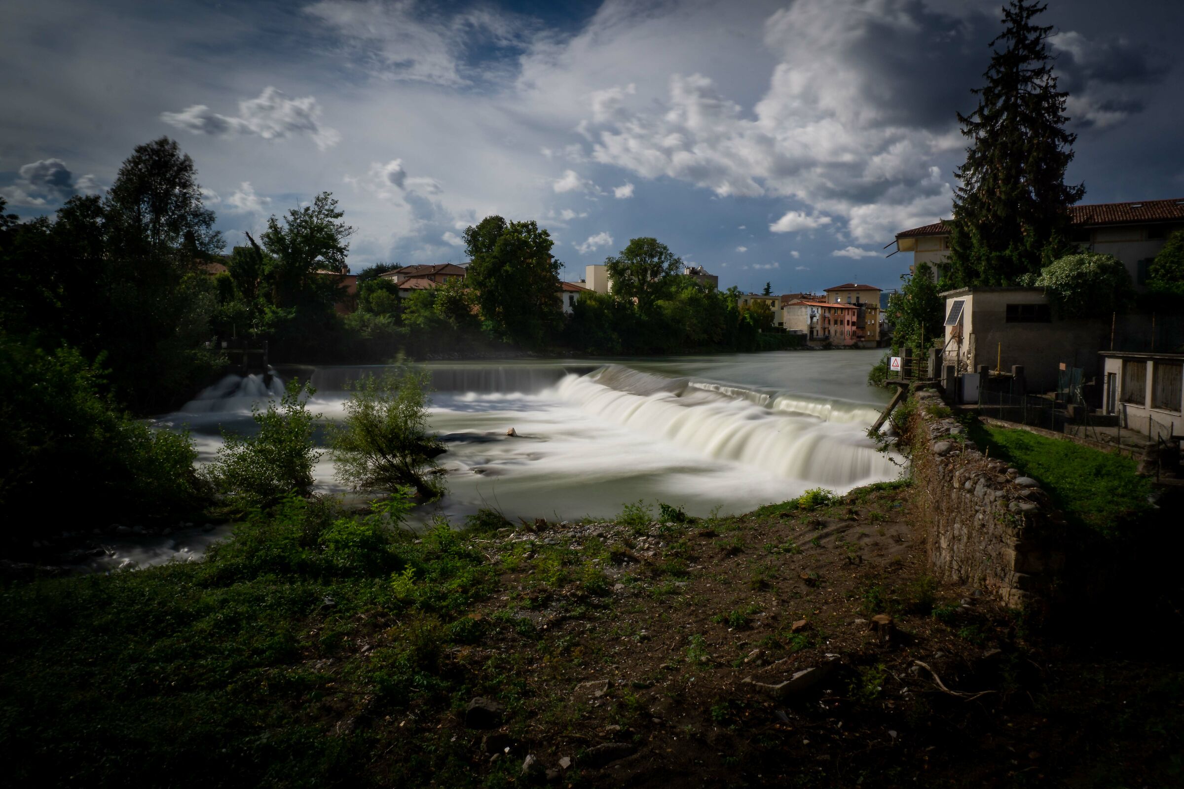 THE SERIOUS RIVER IN SERIATE 1