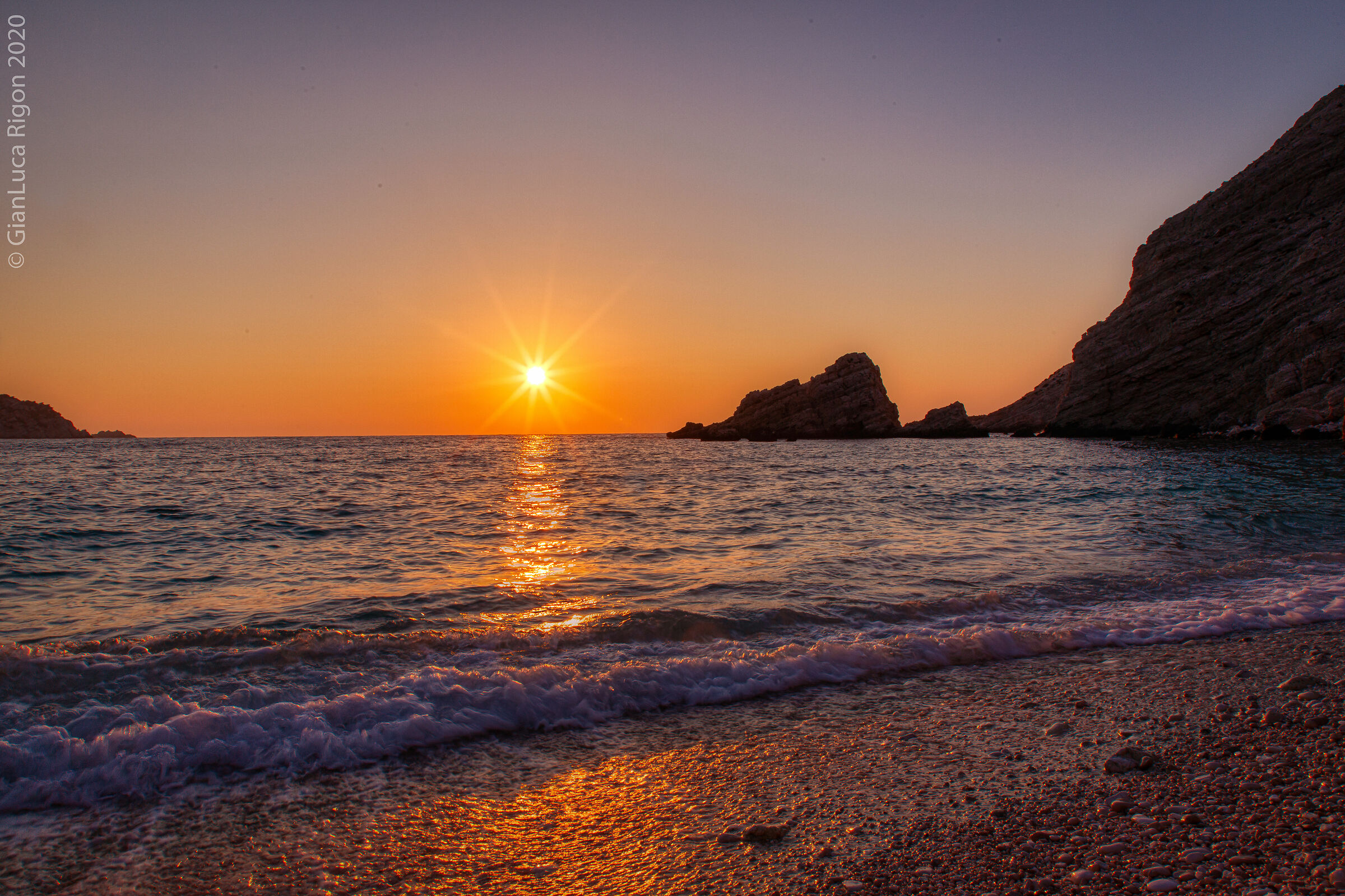 Tramonto a Petani beach