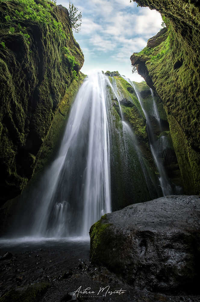 Gljúfrabúi Waterfall (Islanda)