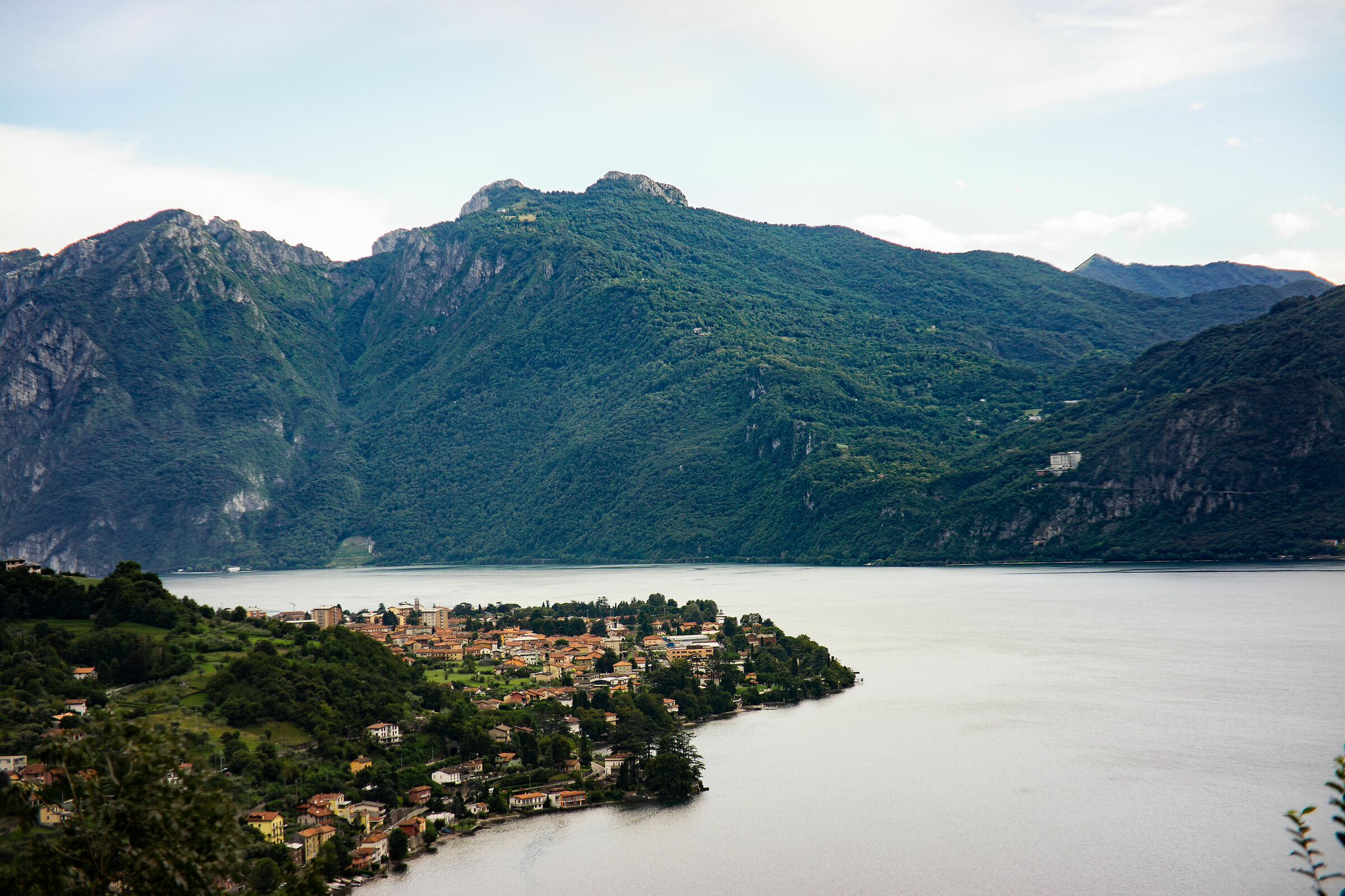 Sentiero del Viandante - Vista su Mandello del Lario