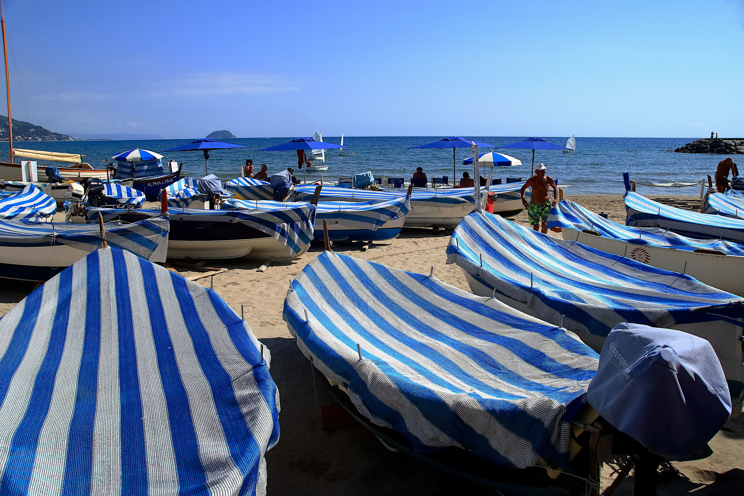 Fishermen's boats ... (Alassio)