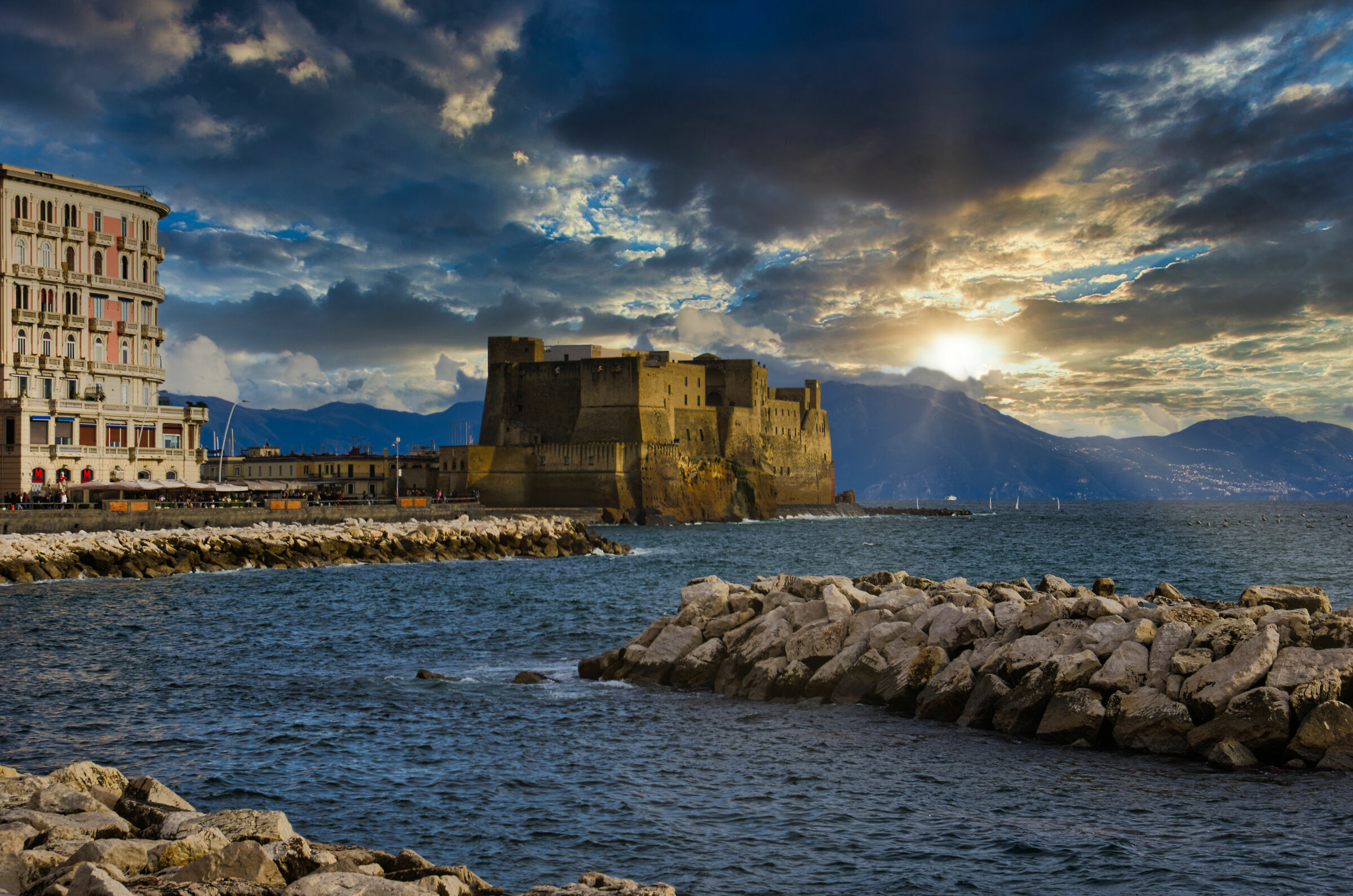 Castel dell' ovo