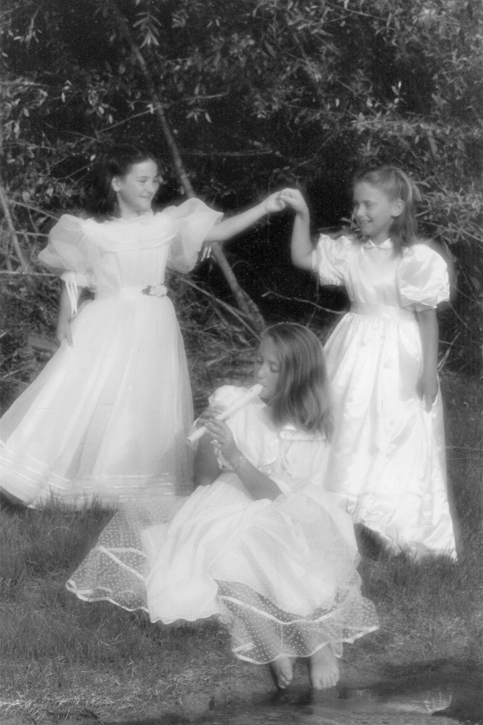 Piccole Ninfe al fiume.