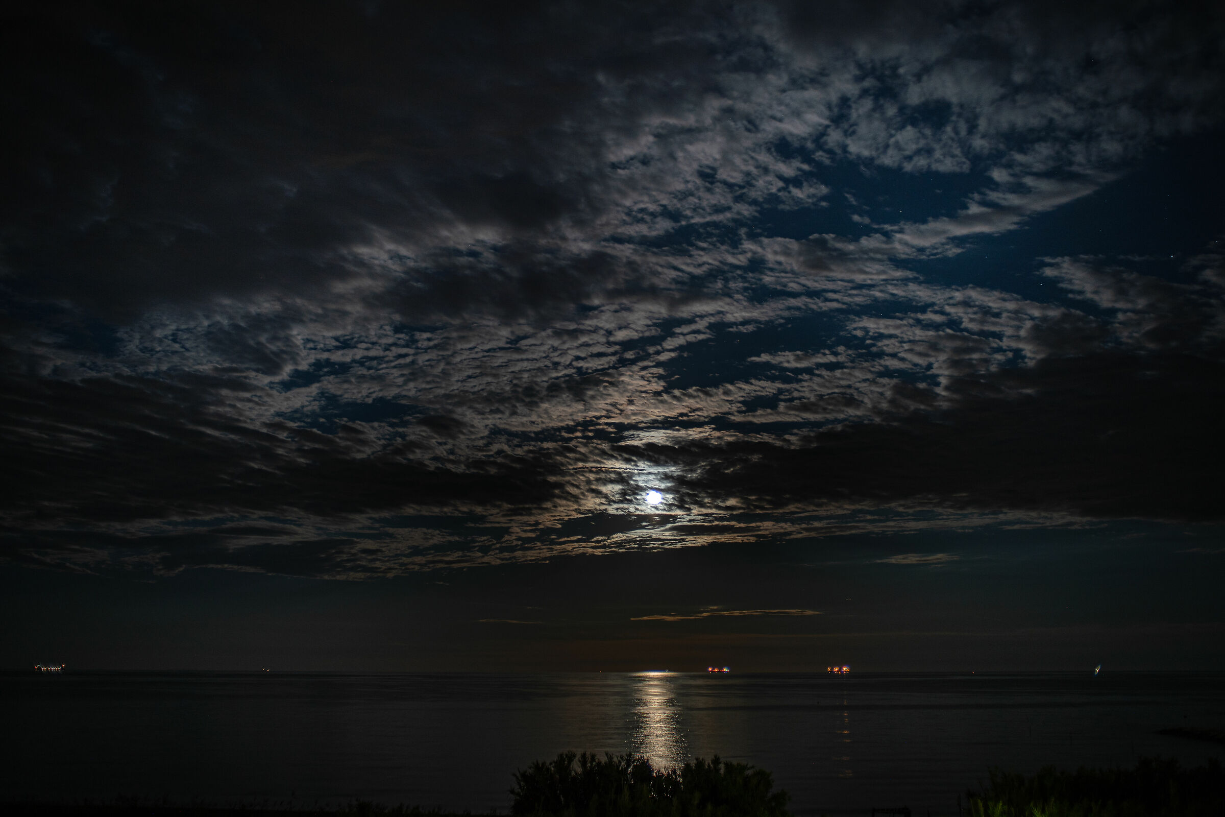 guarda che luna... guarda che mare....