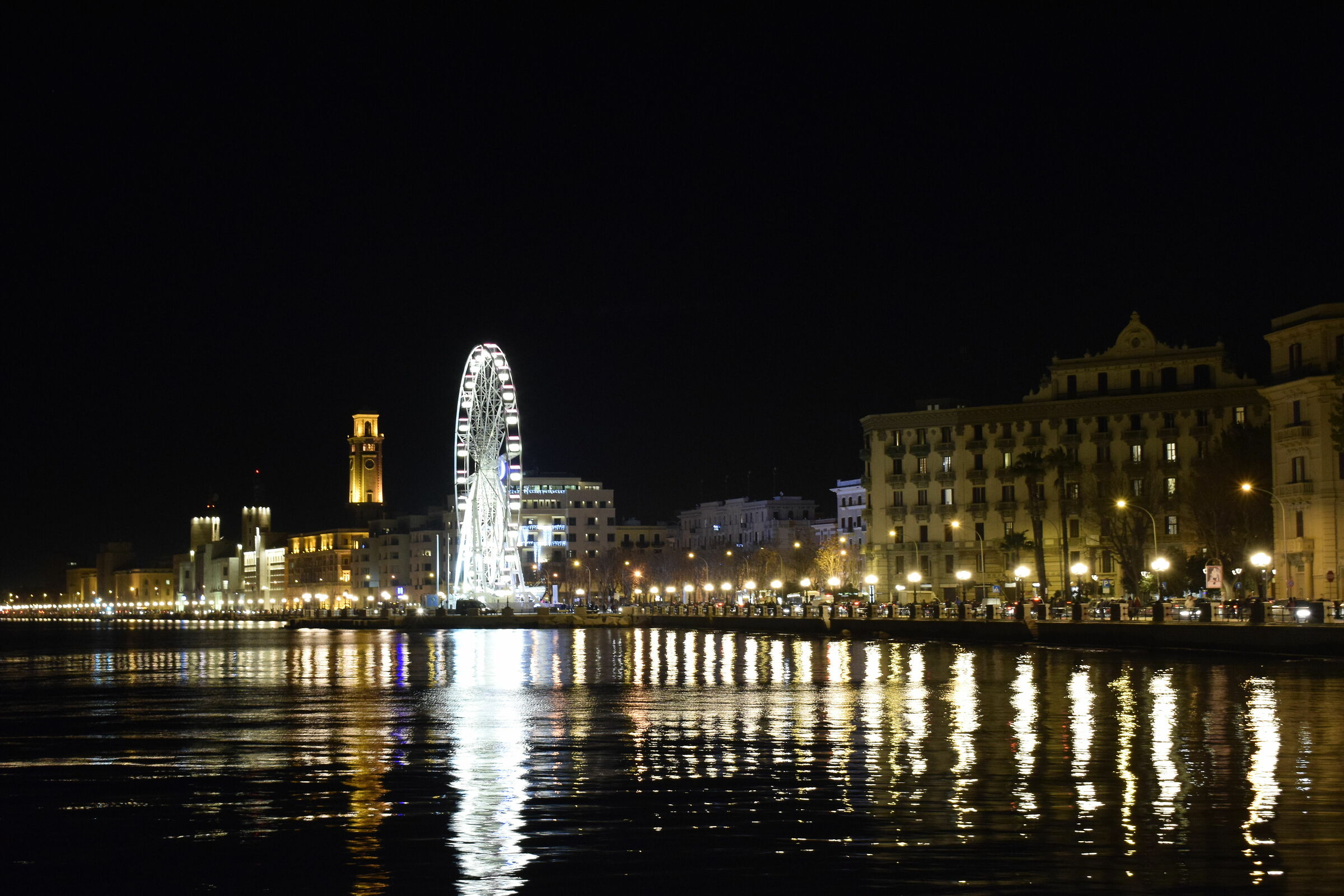 Bari night