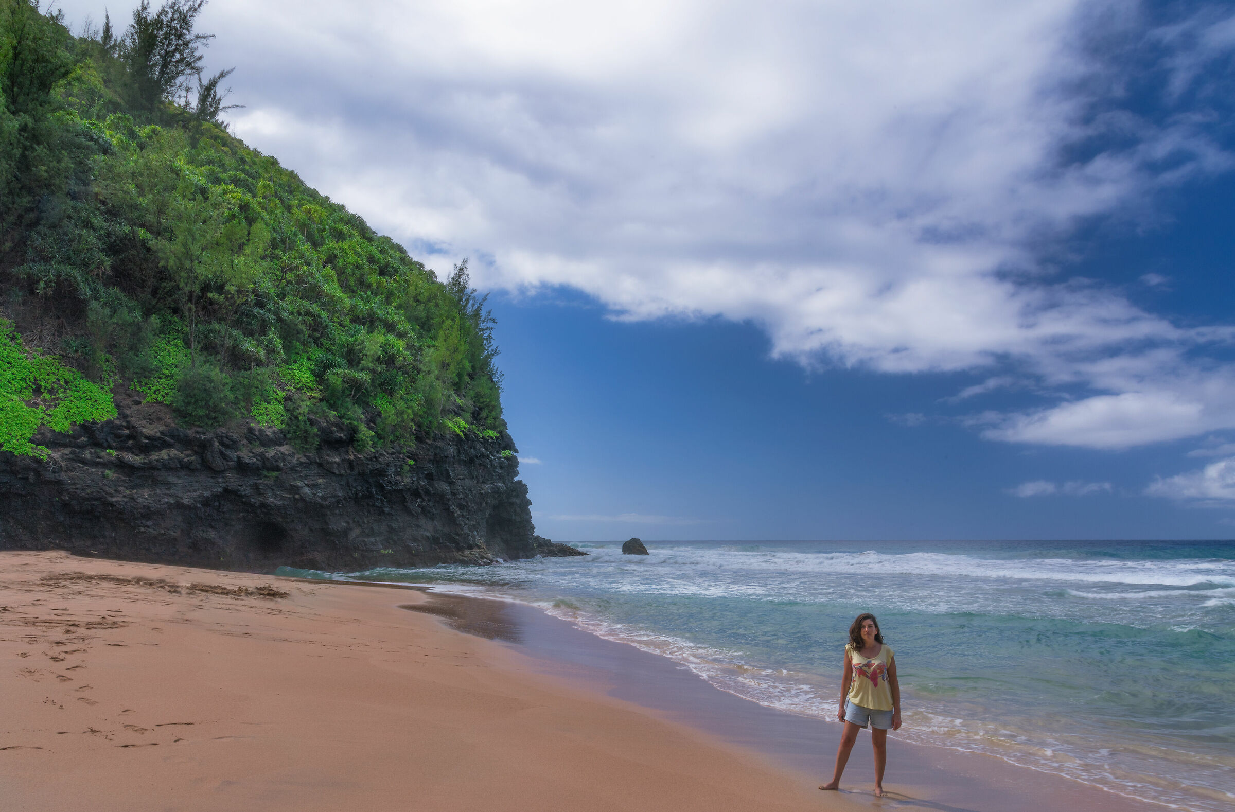Fine trail Napali Coast