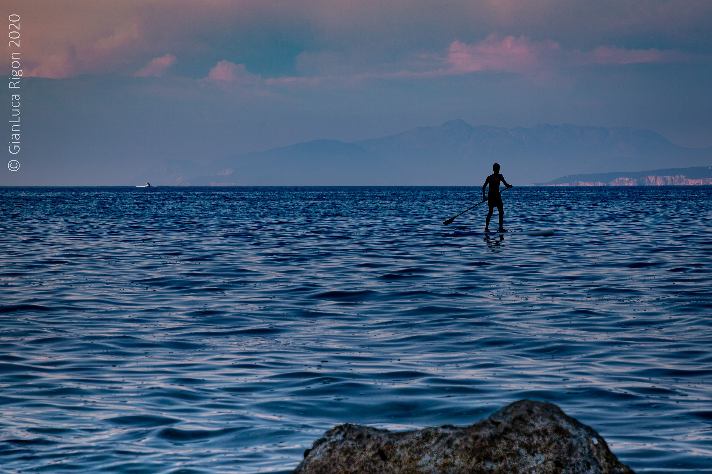 Stand Up paddle al tramonto