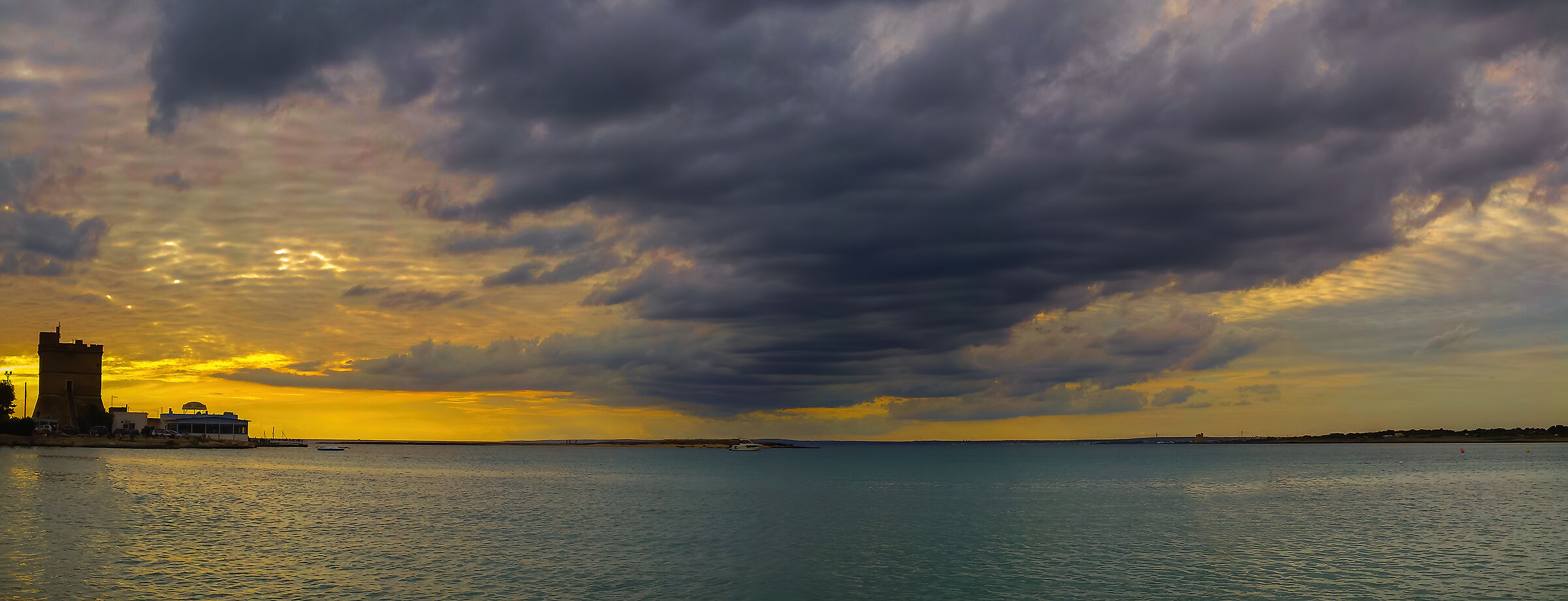 Tramonto presso la torre di Sant' Isidoro - Salento
