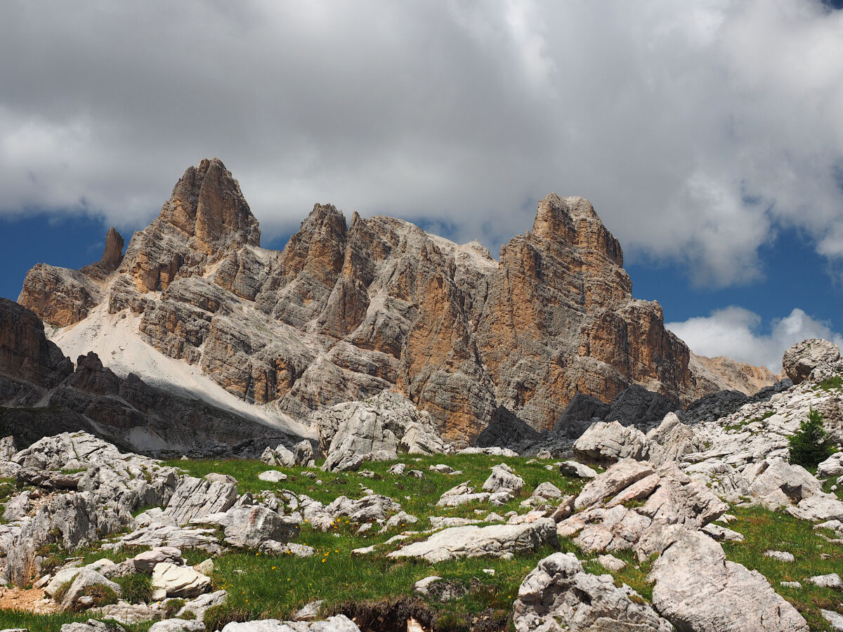 From the clouds the Castle emerges