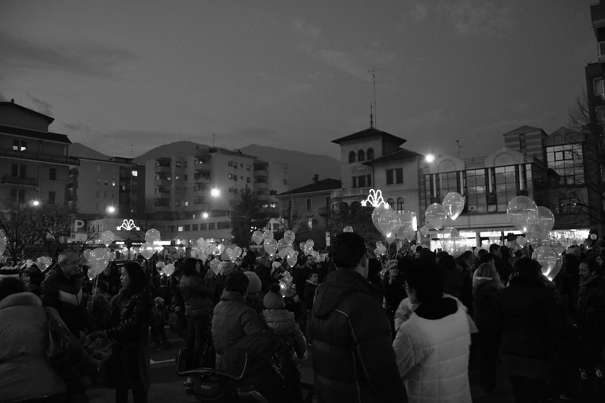 il lancio dei palloncini