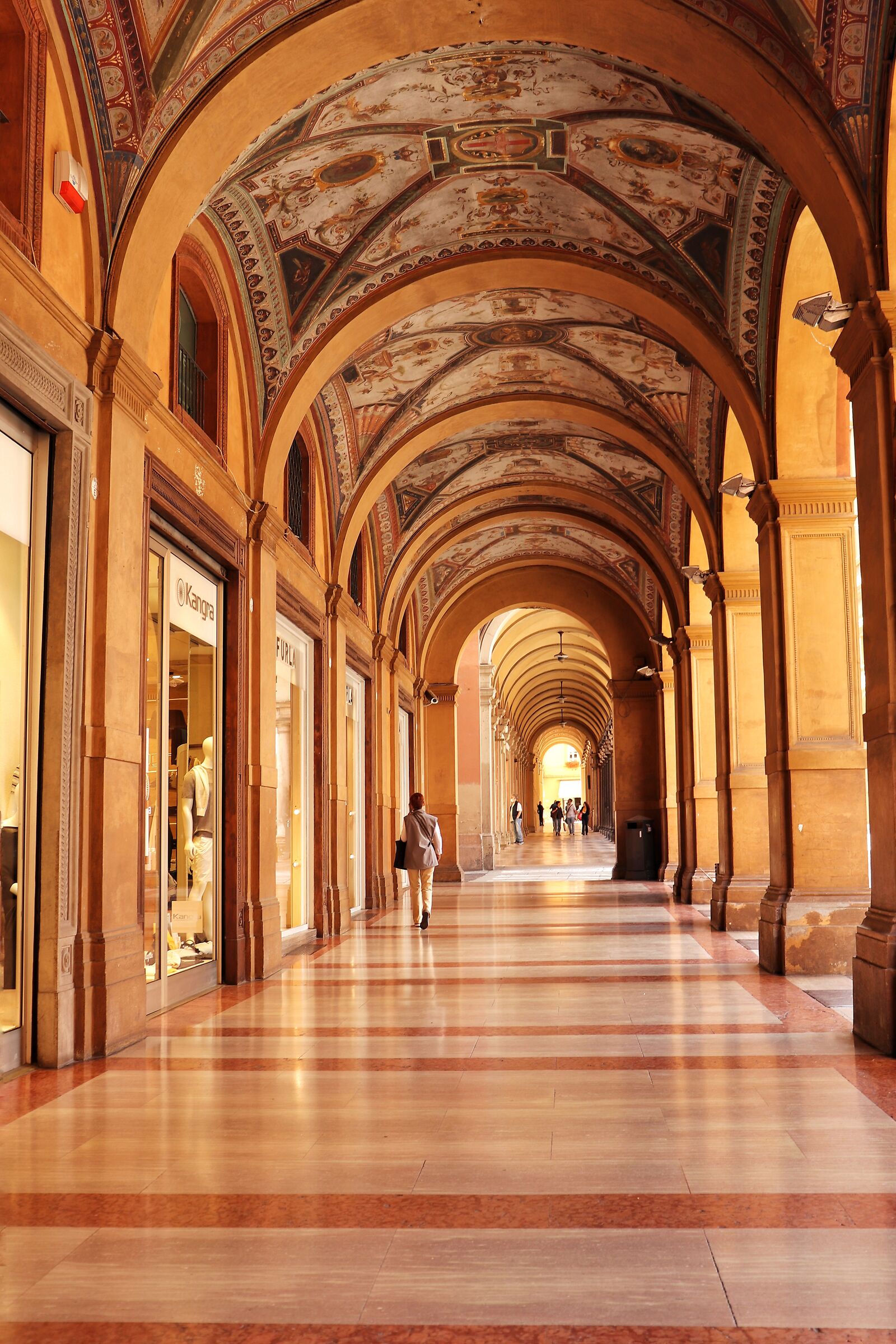 Sotto i portici di Bologna