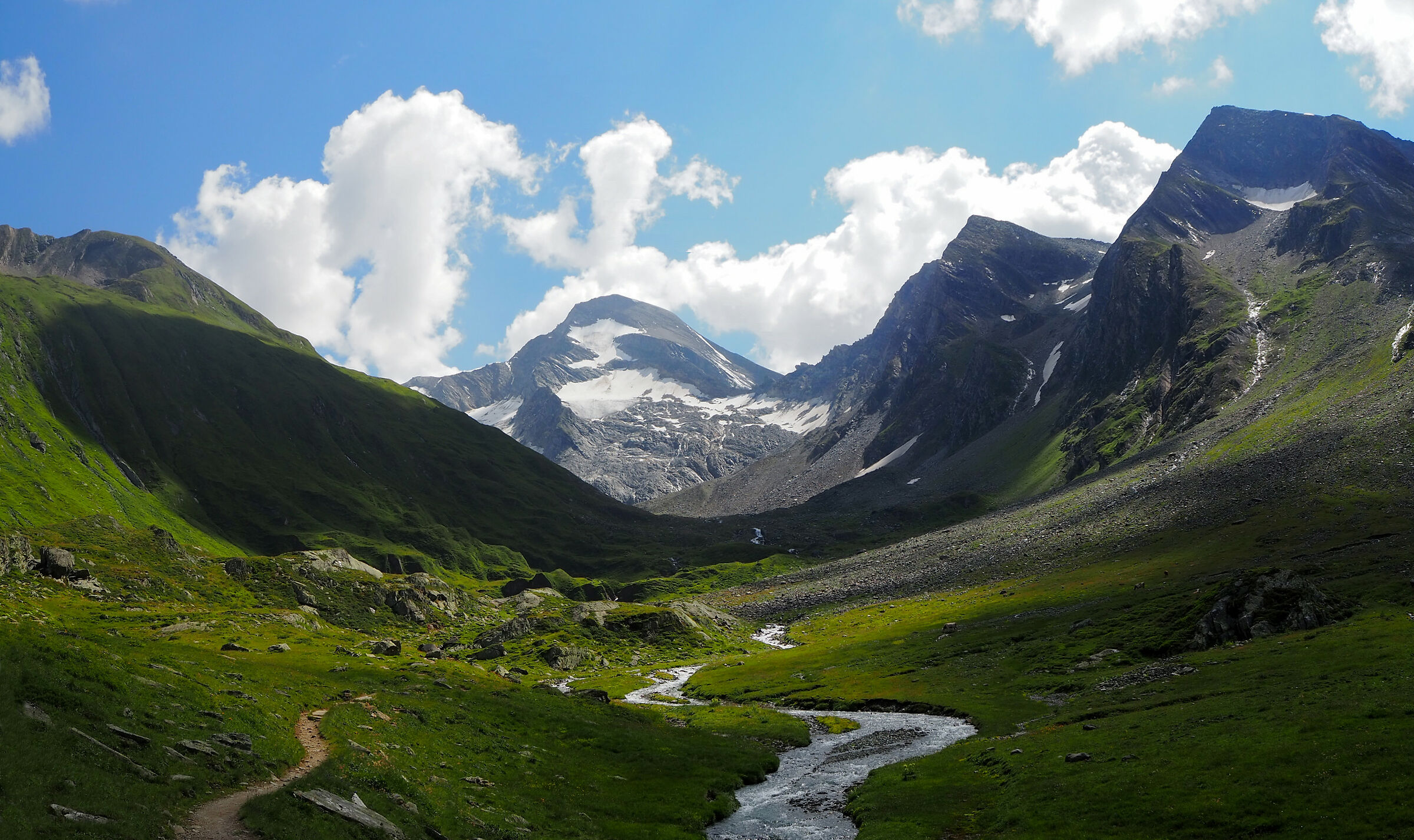 Salendo al Rifugio Giogo Lungo