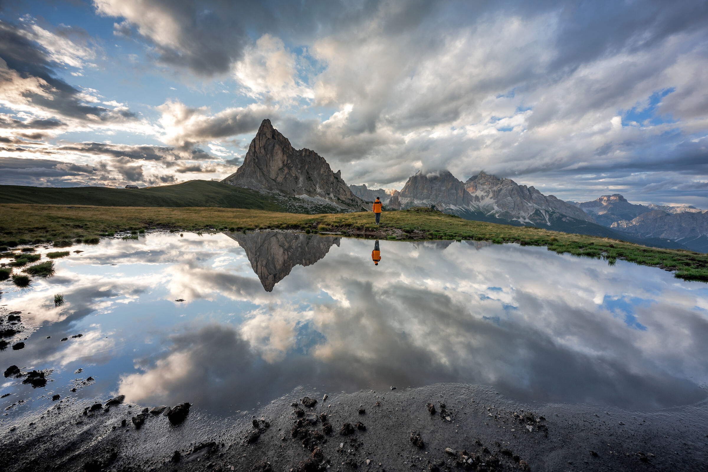 Suspended between earth and sky