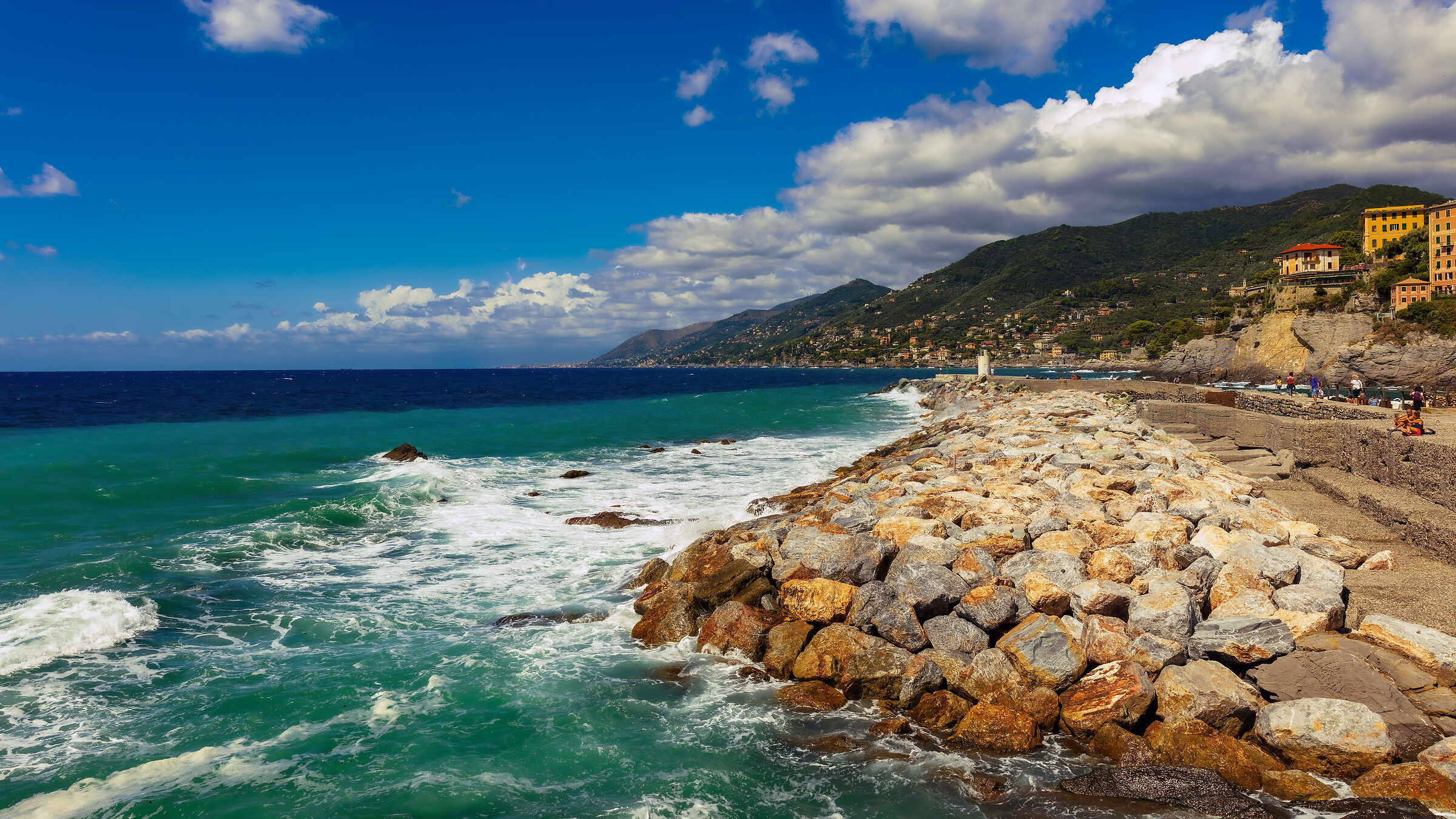 The Thousand Colors of the Sea