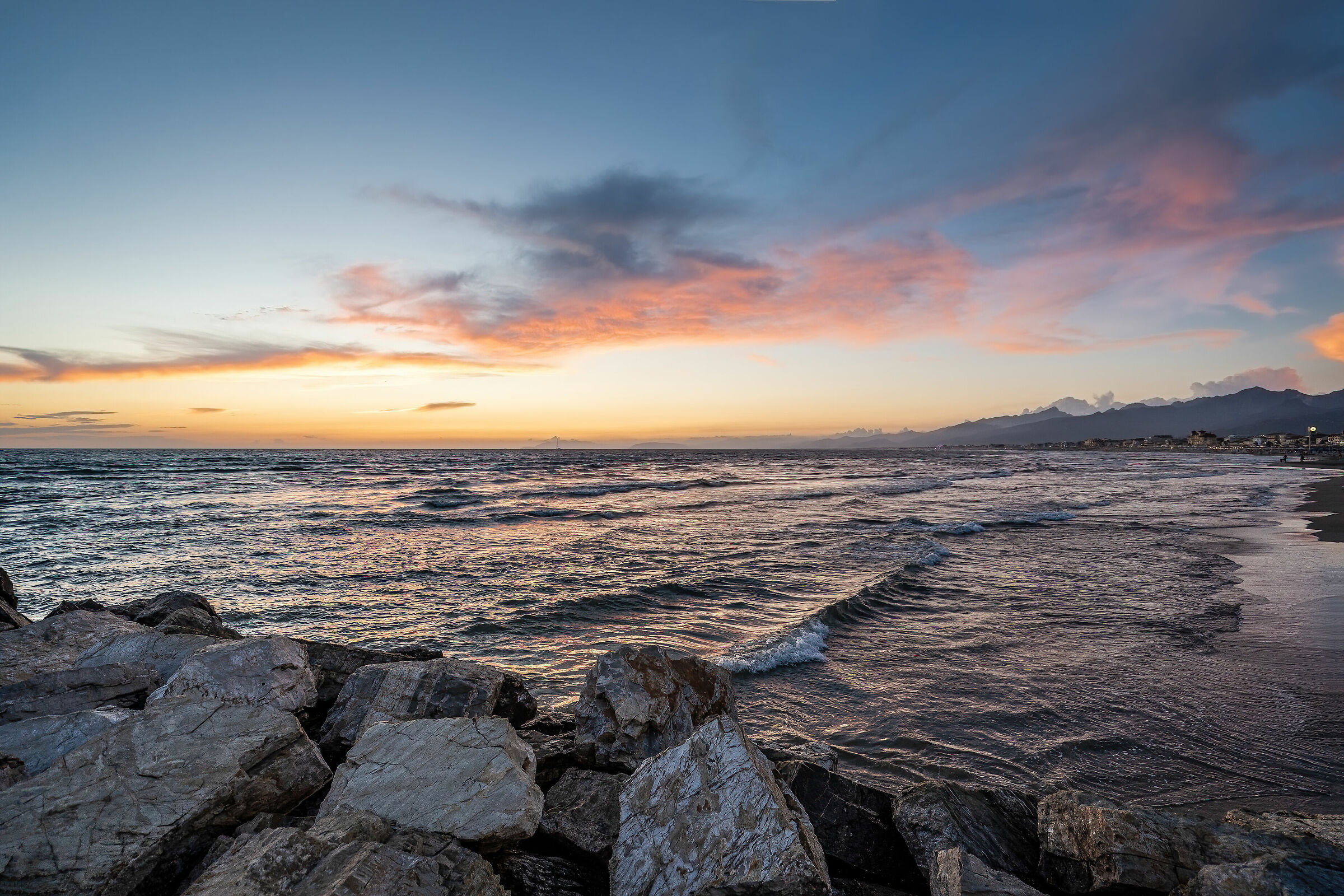 Tramonto a Viareggio