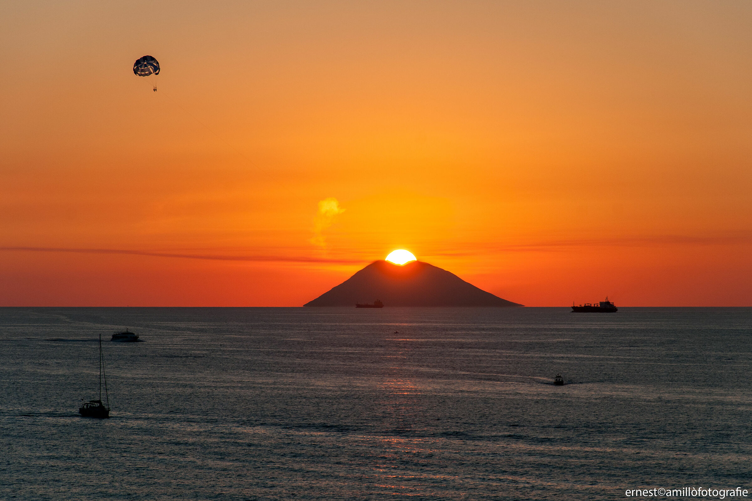 The kiss of the good night...